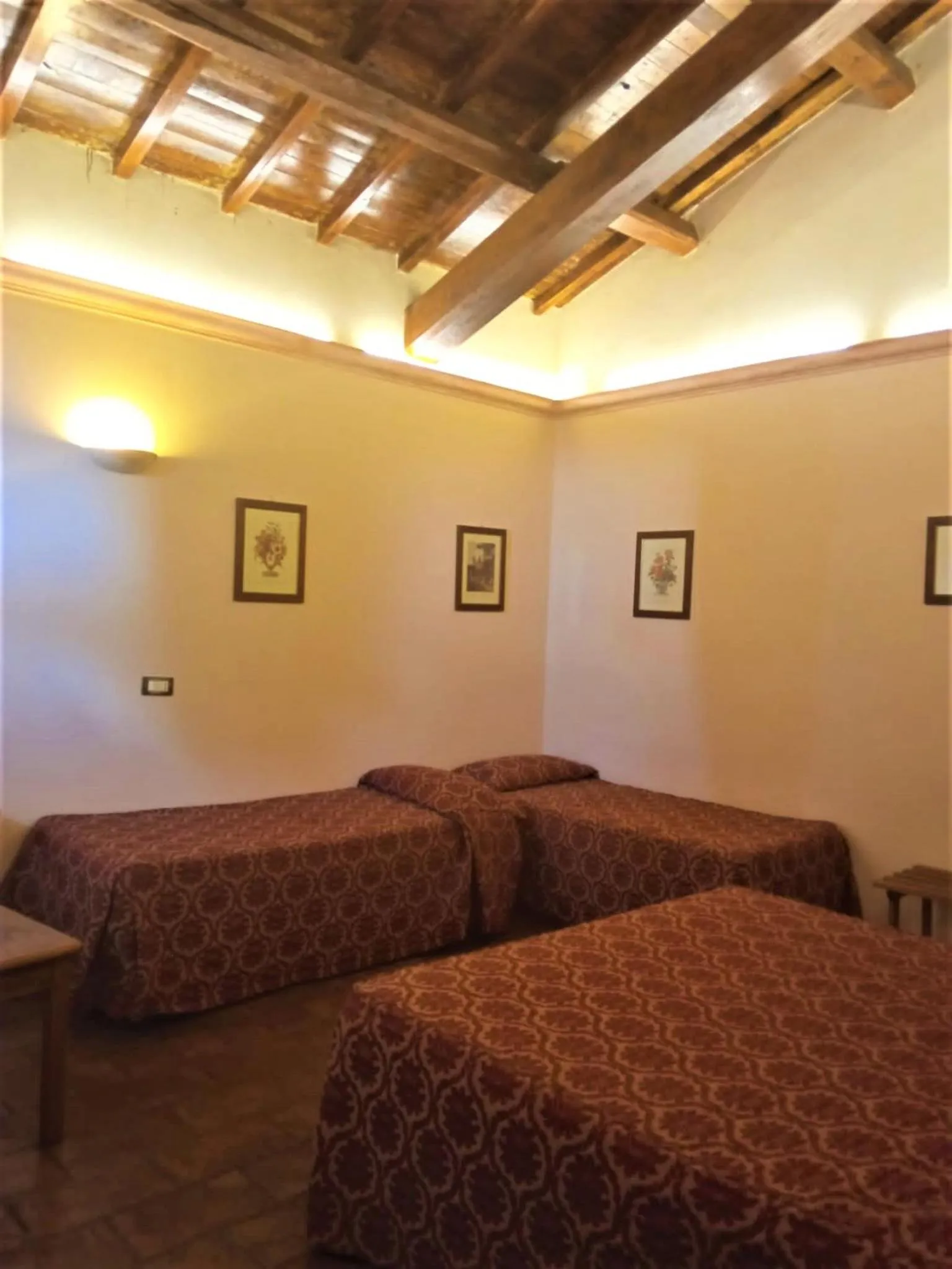 Photo of the whole room in Casale Certosa