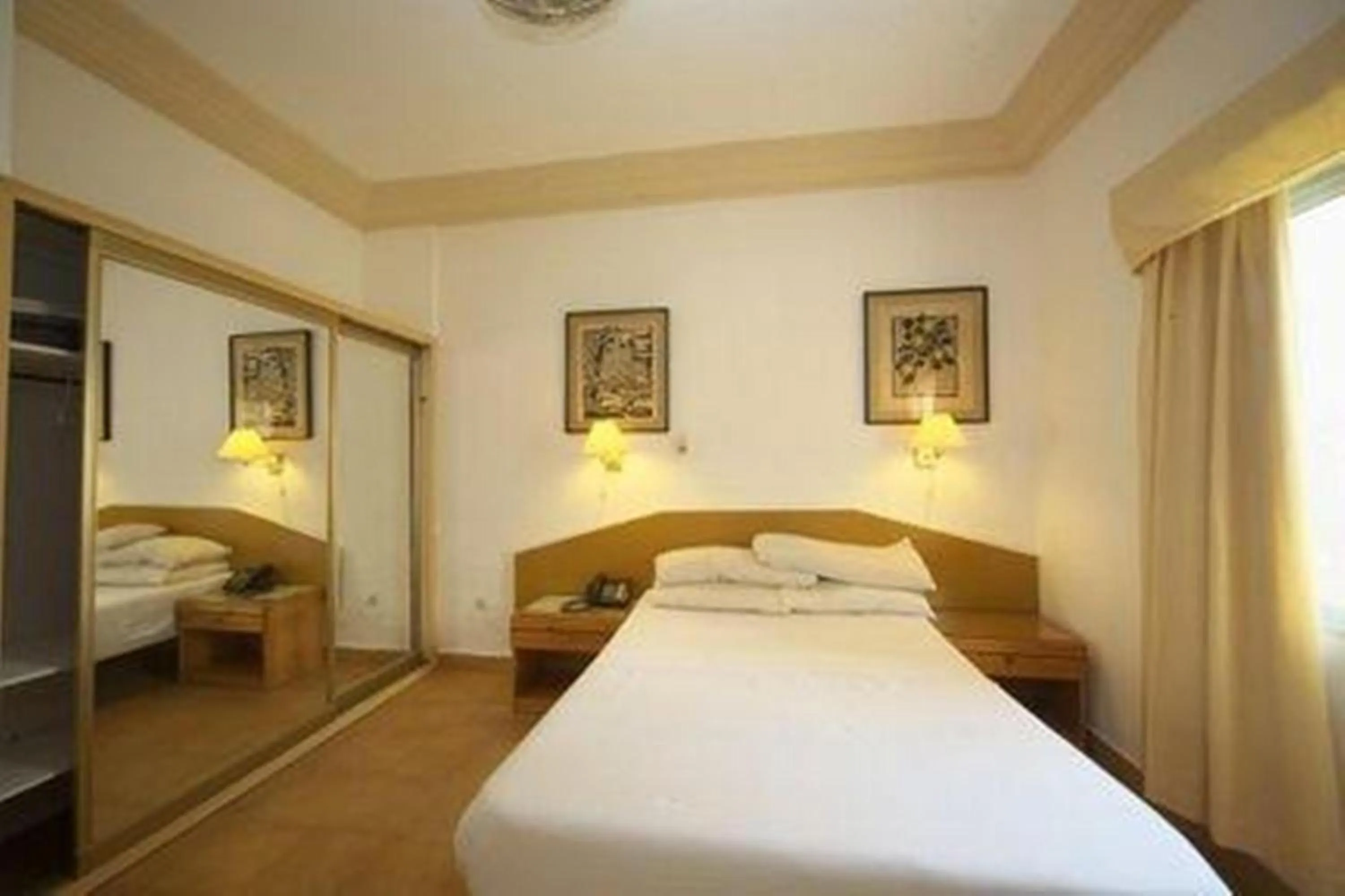 Bed in Cape Point Hotel