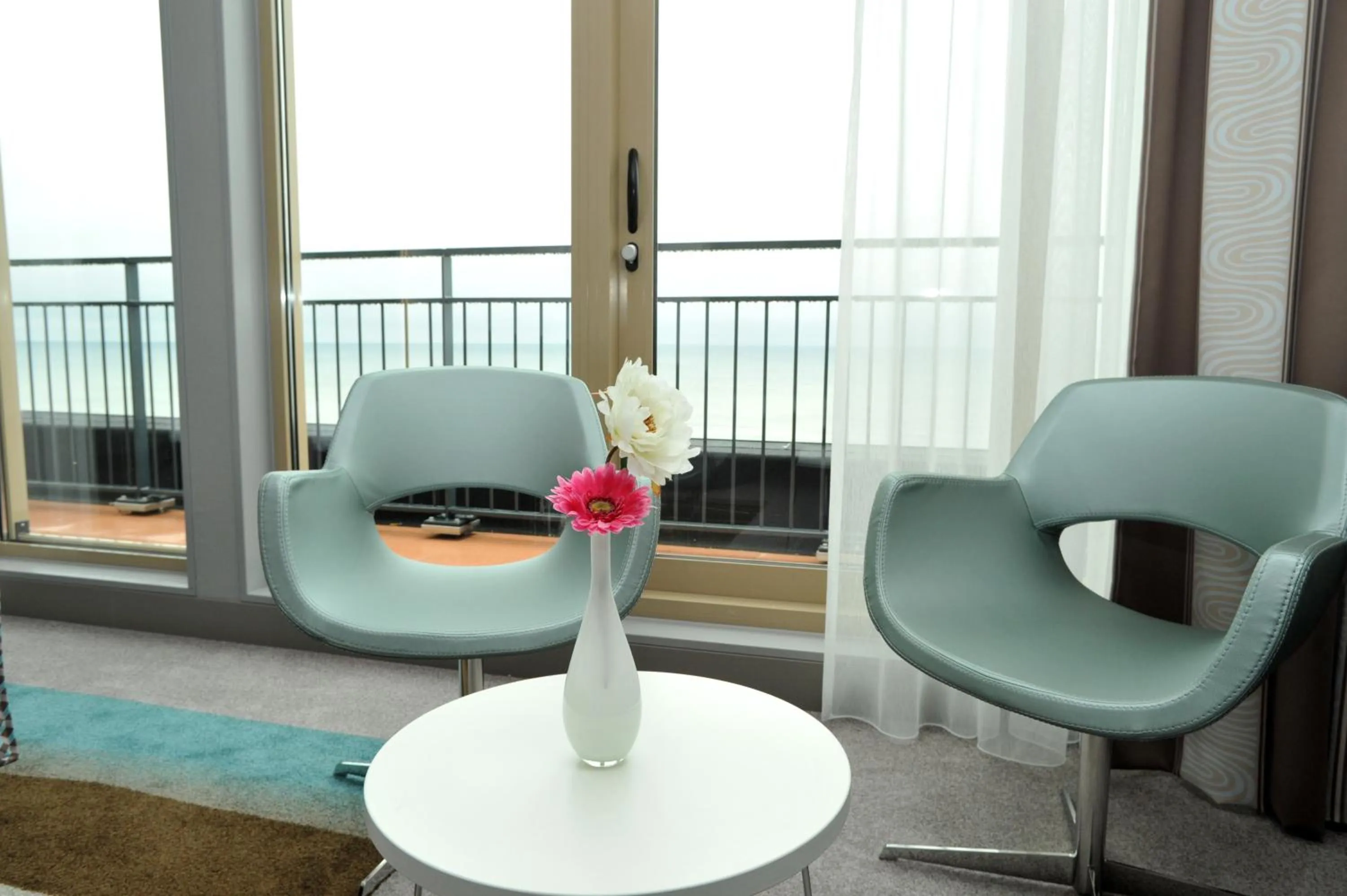 Seating area in Strandhotel Golfzang