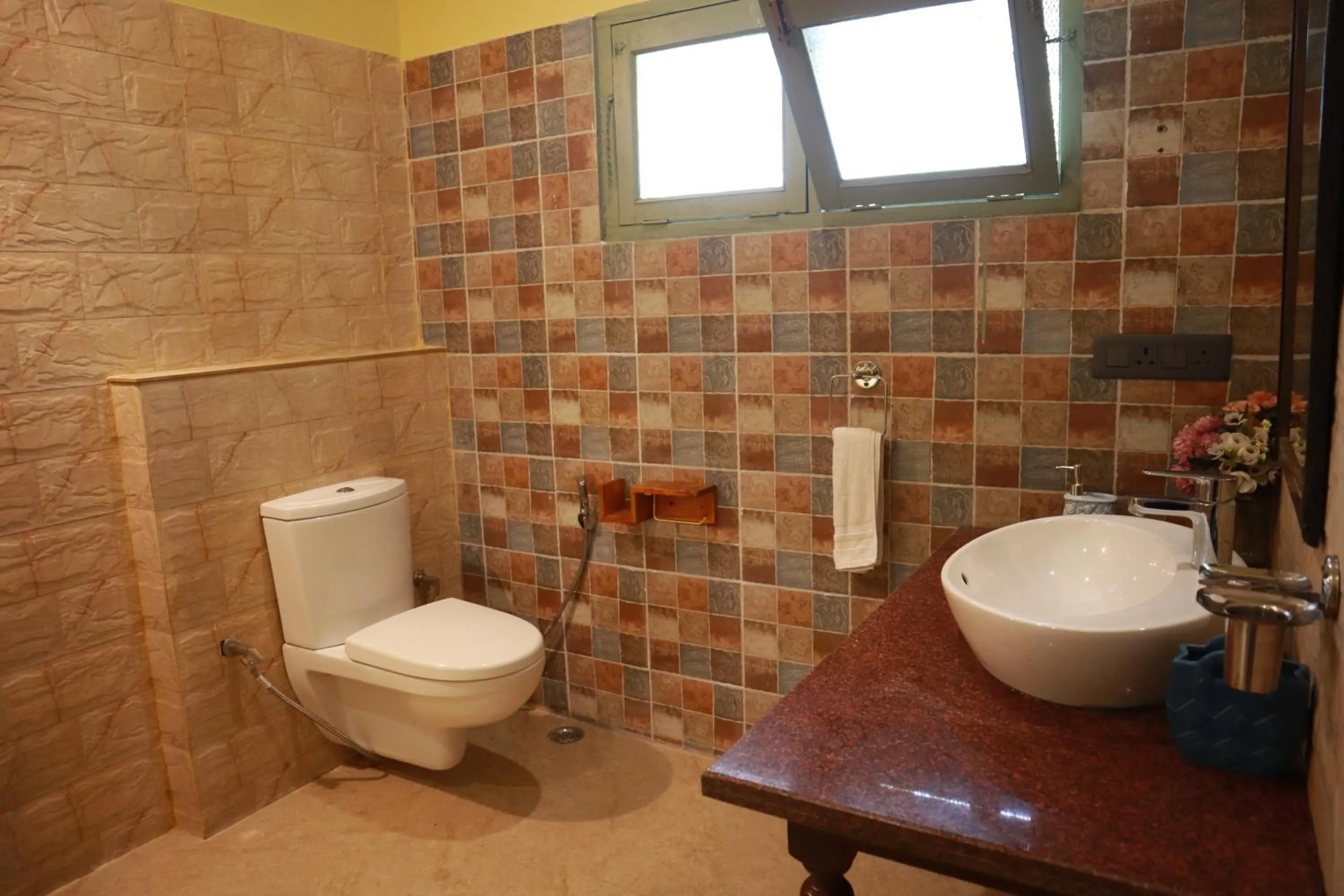 Bathroom in Seclude Nahan, Bantony Cottage