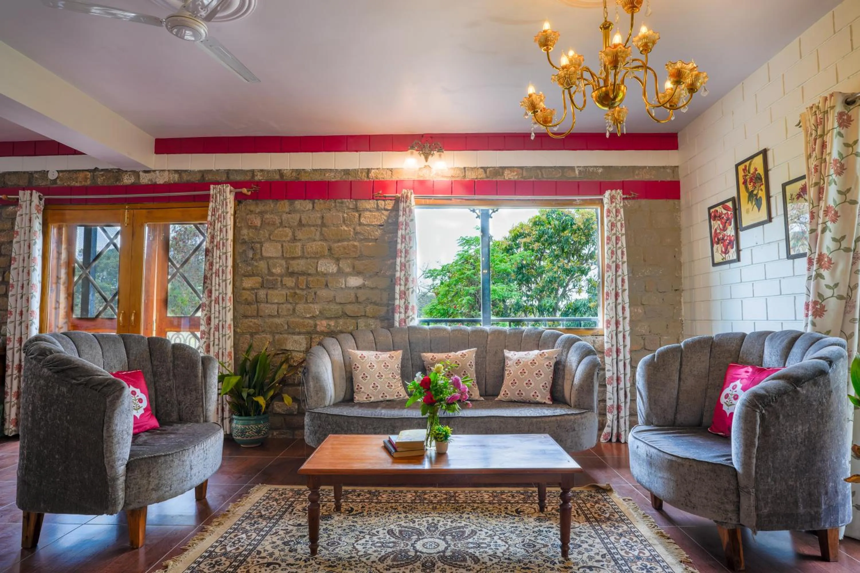 Seating area in Seclude Nahan, Bantony Cottage