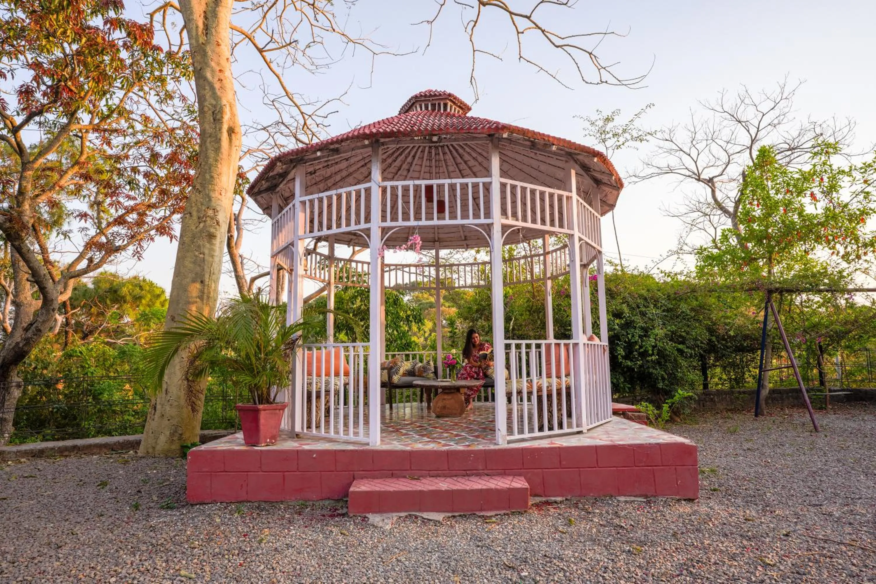 Patio in Seclude Nahan, Bantony Cottage