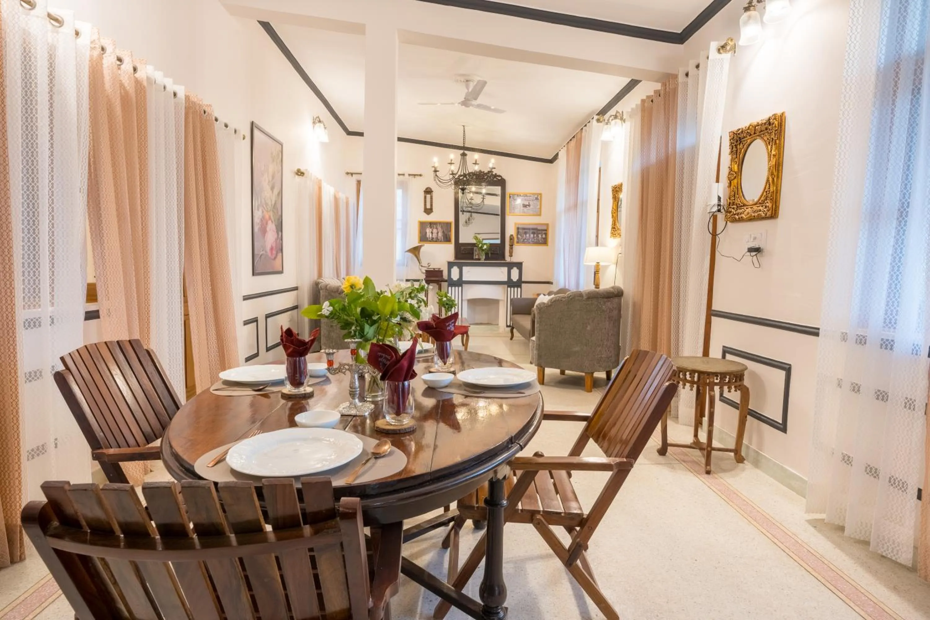 Restaurant/places to eat in Seclude Nahan, Bantony Cottage