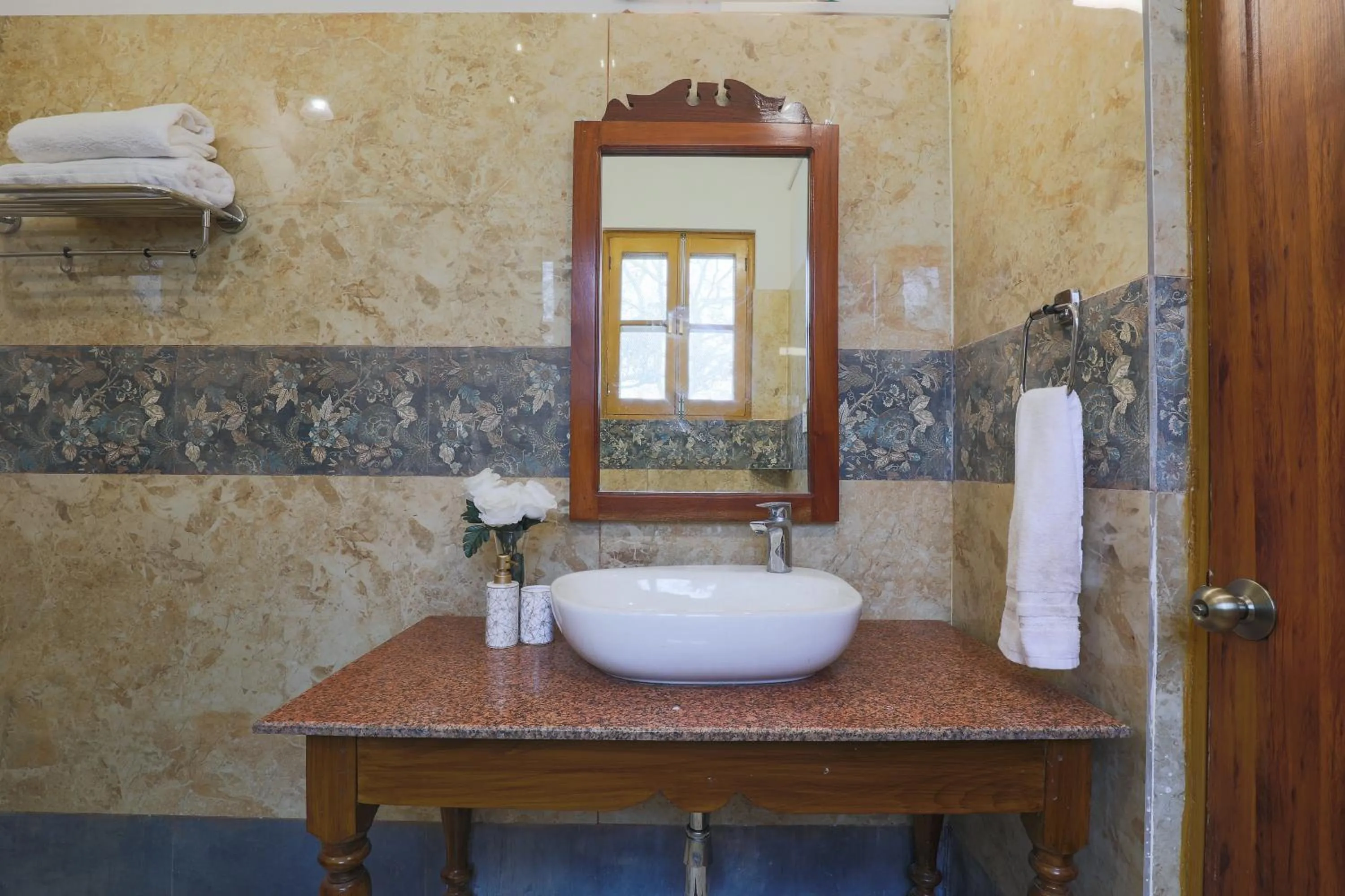 Bathroom in Seclude Nahan, Bantony Cottage