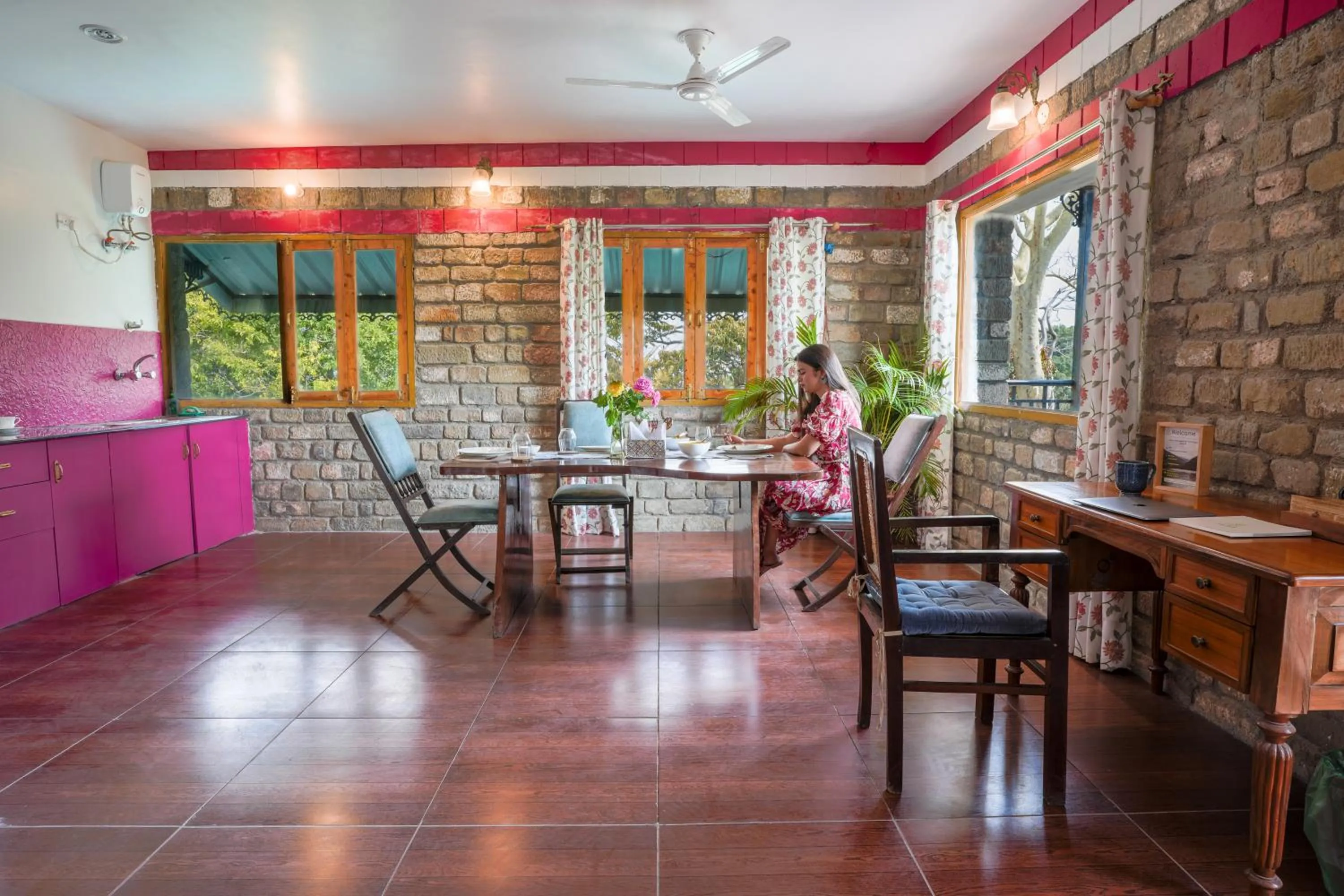 Seating area in Seclude Nahan, Bantony Cottage