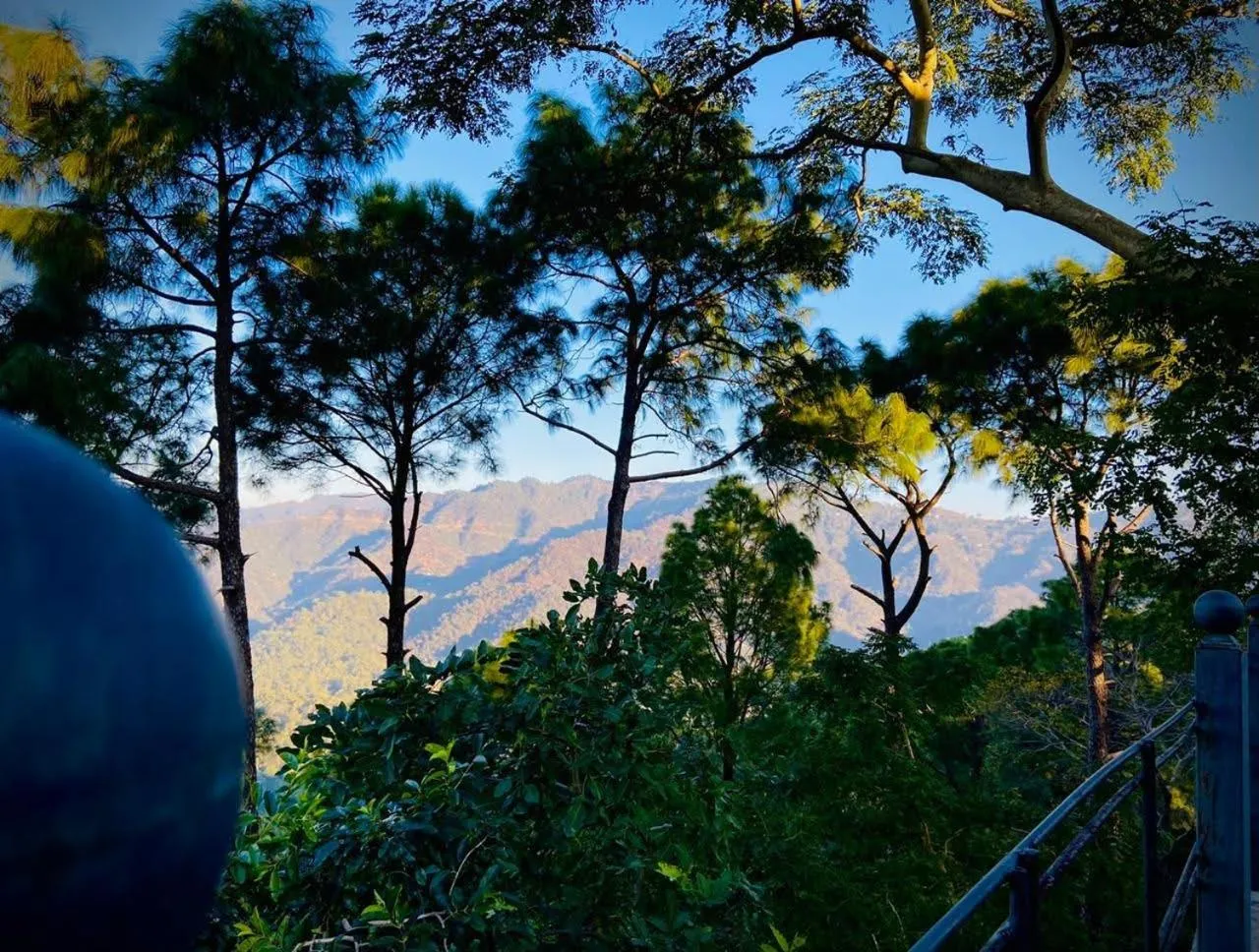 Mountain view in Seclude Nahan, Bantony Cottage