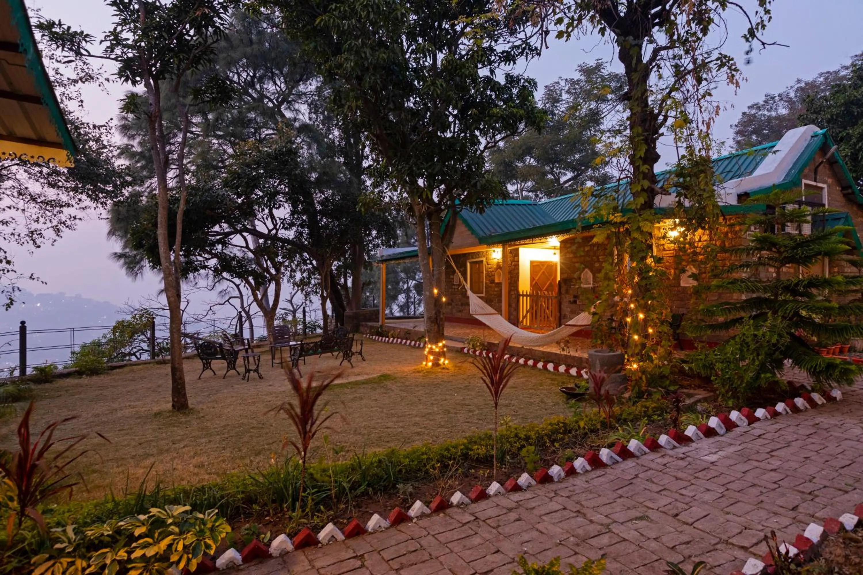 Property building in Seclude Nahan, Bantony Cottage