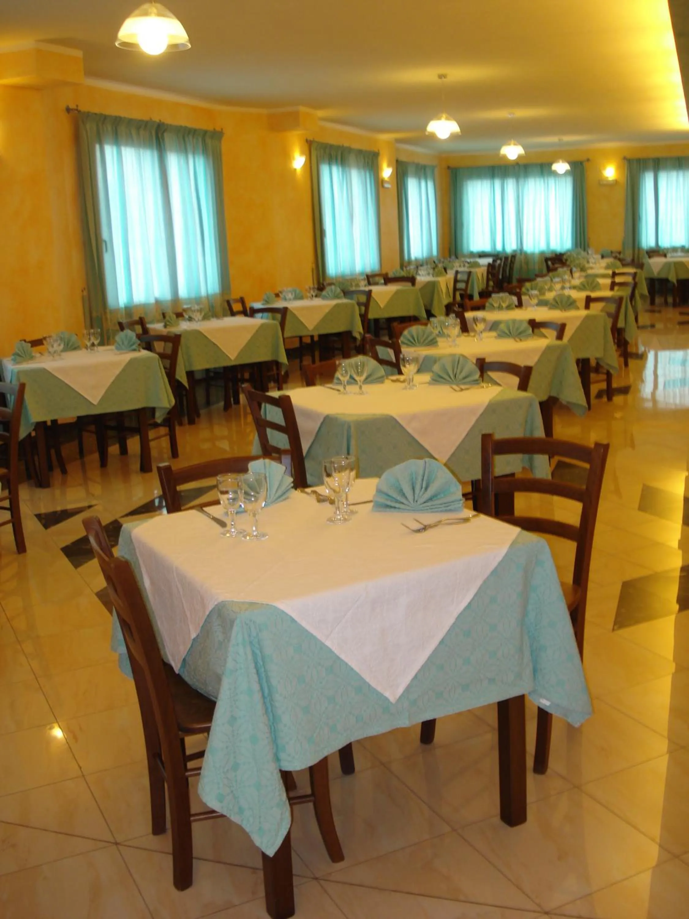 Restaurant/places to eat in Hotel Baia Marina