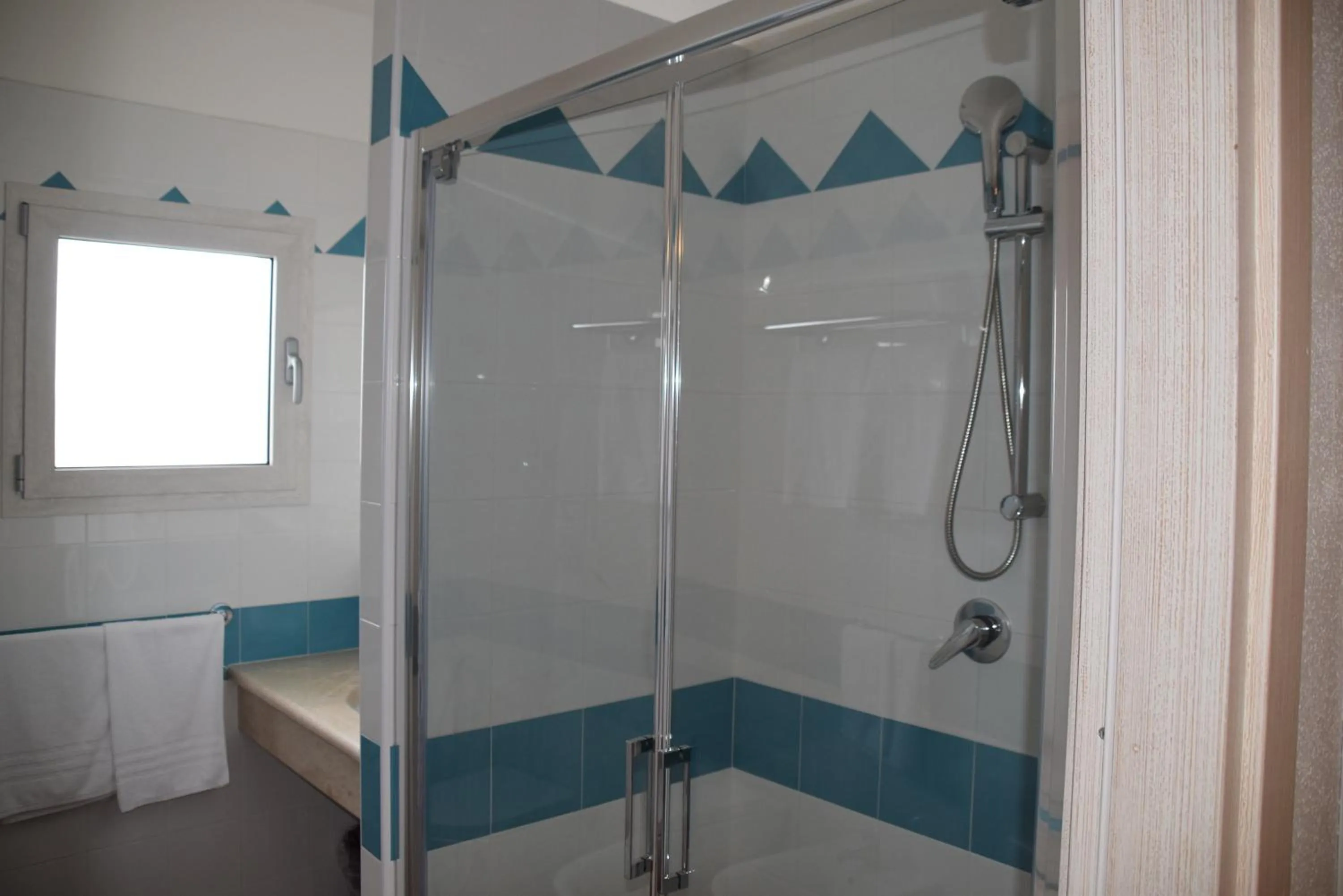 Shower in Hotel Baia Marina