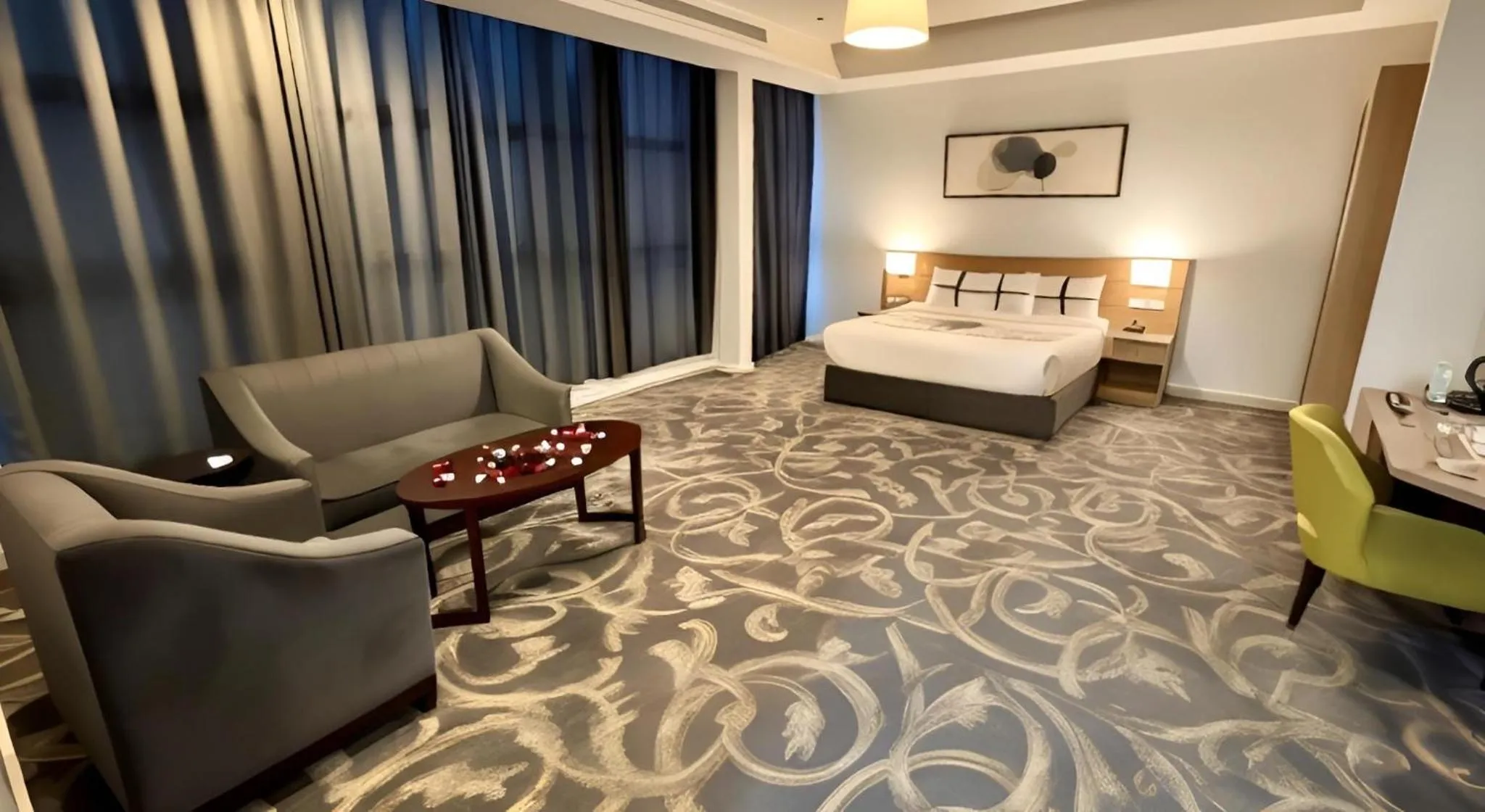 Photo of the whole room, Bed in Laten Suites Al Salim Plaza