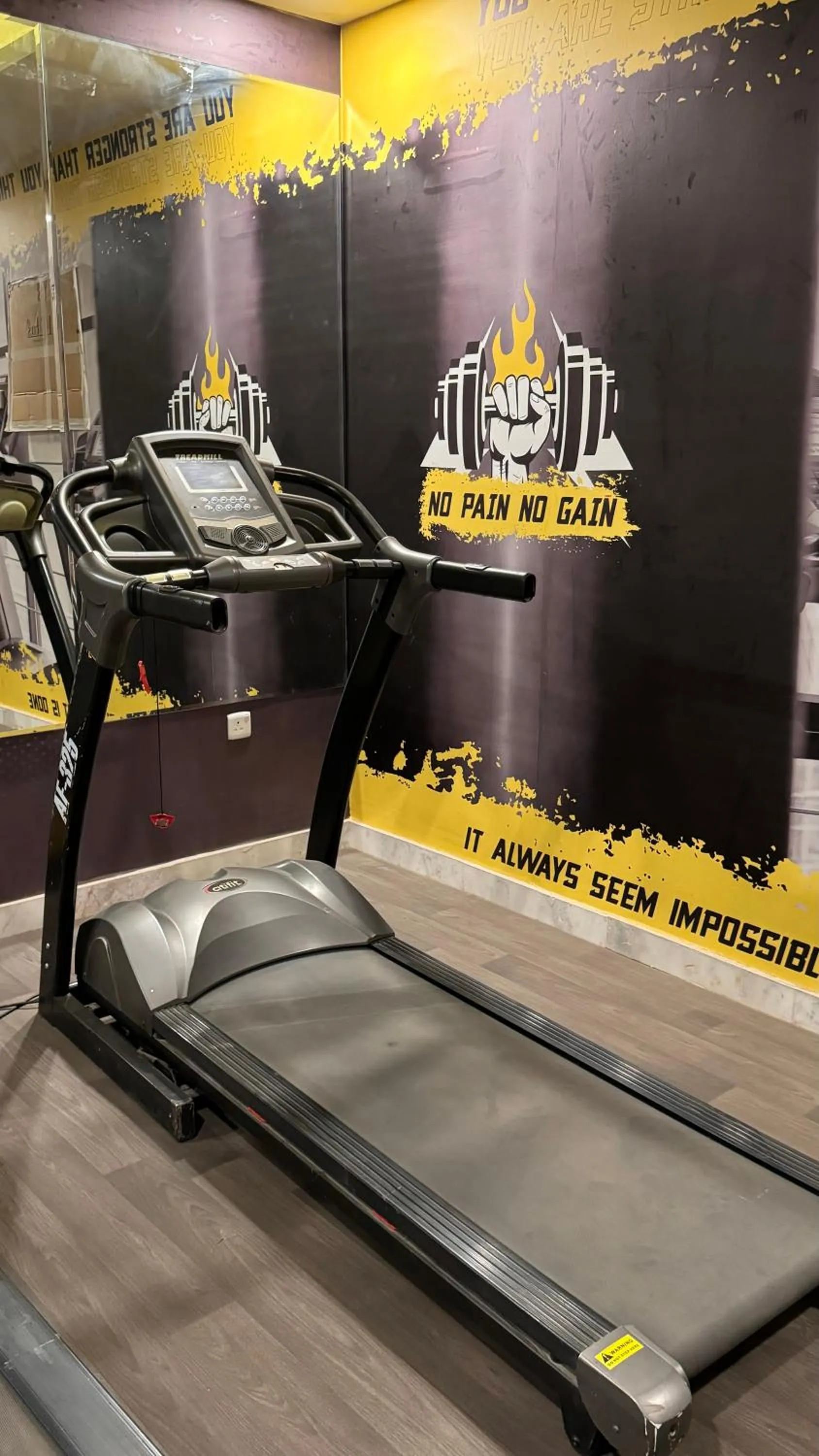 Fitness centre/facilities in Laten Suites Al Salim Plaza