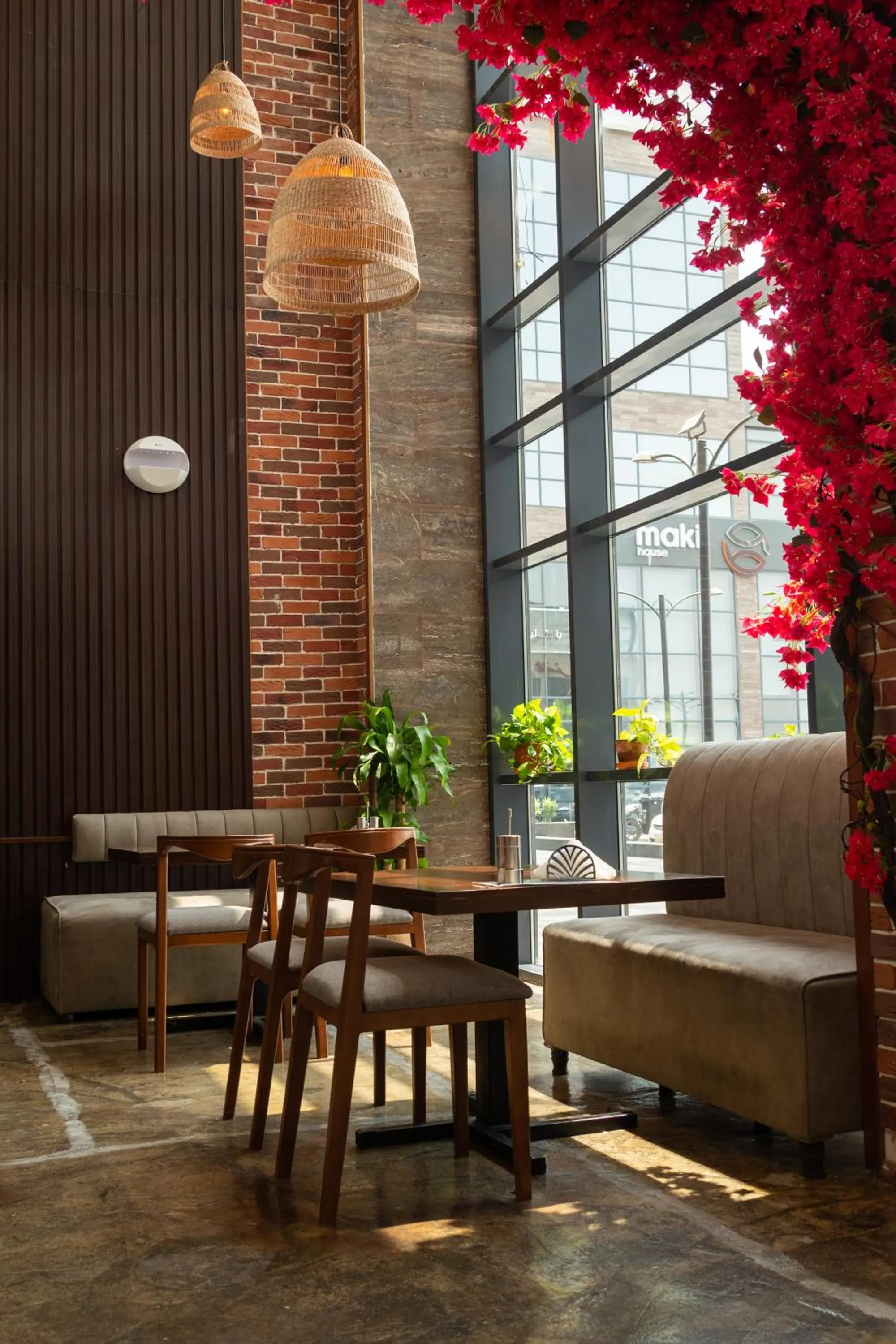 Dining area in Laten Suites Al Salim Plaza