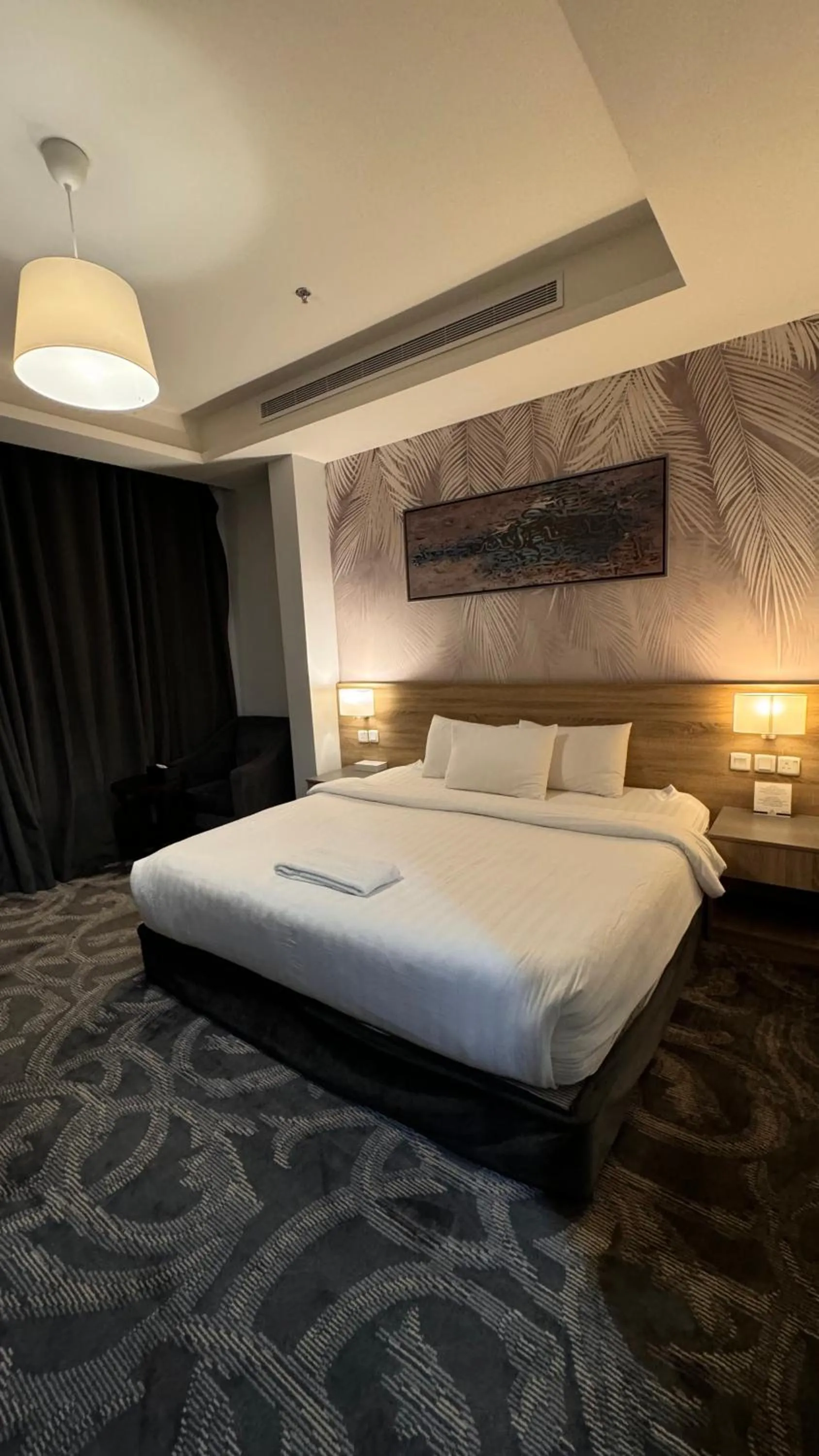 Photo of the whole room, Bed in Laten Suites Al Salim Plaza