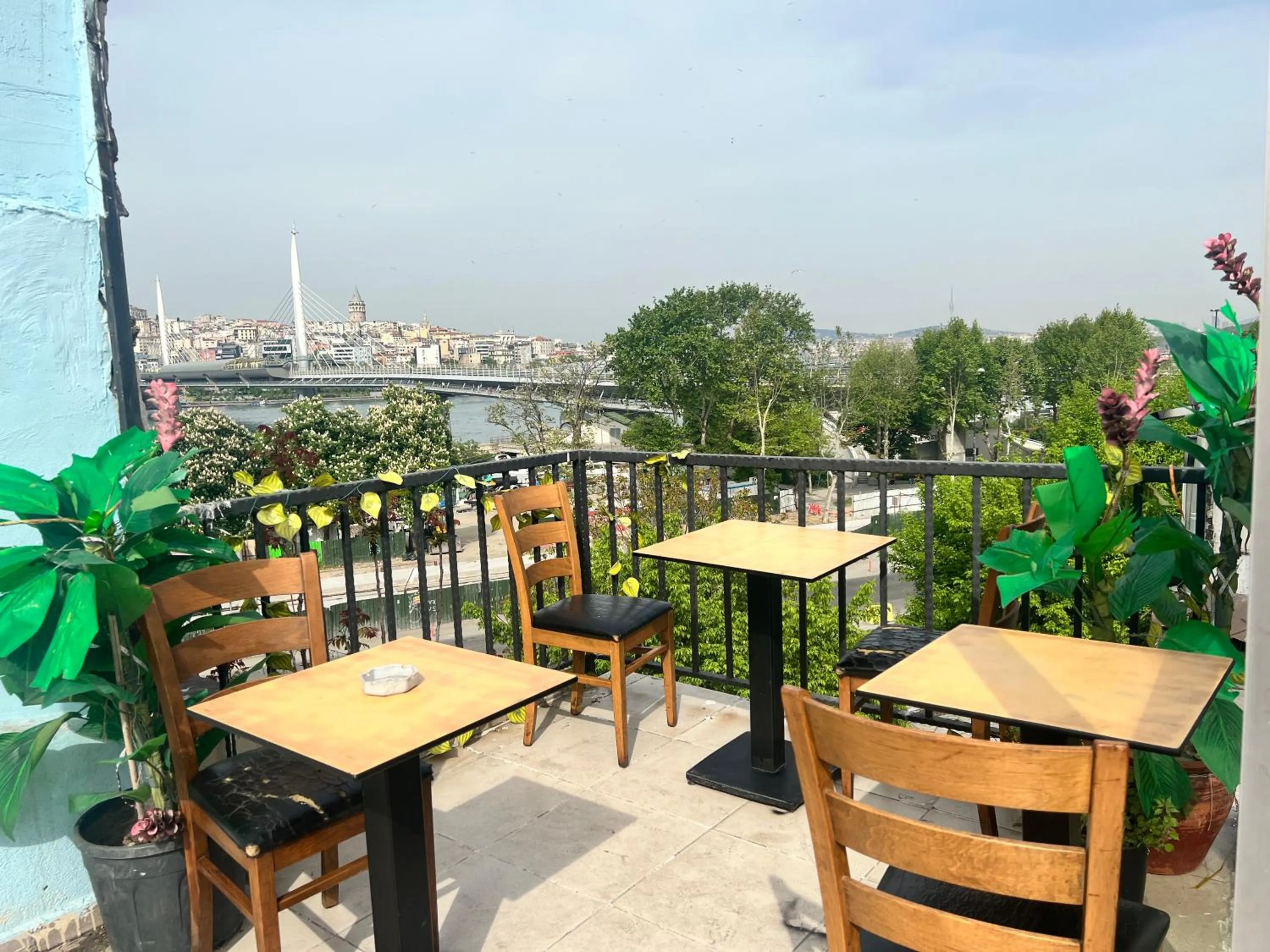 Balcony/Terrace in DİYAR BUDGET HOTEL