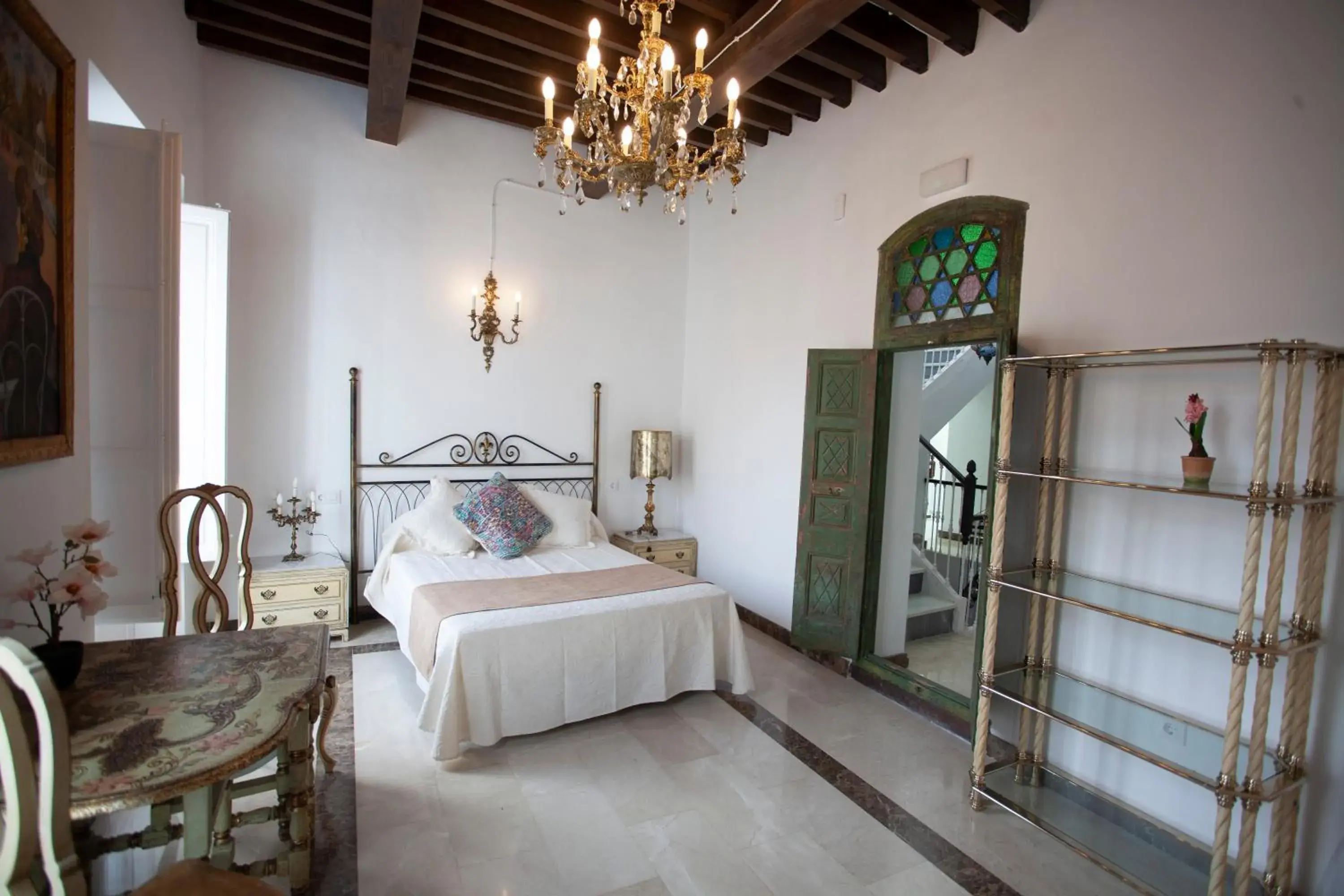 Deluxe Double Room with Shower in El Palacete de Cuevas Deluxe Double Room with Shower in El Palacete de Cuevas