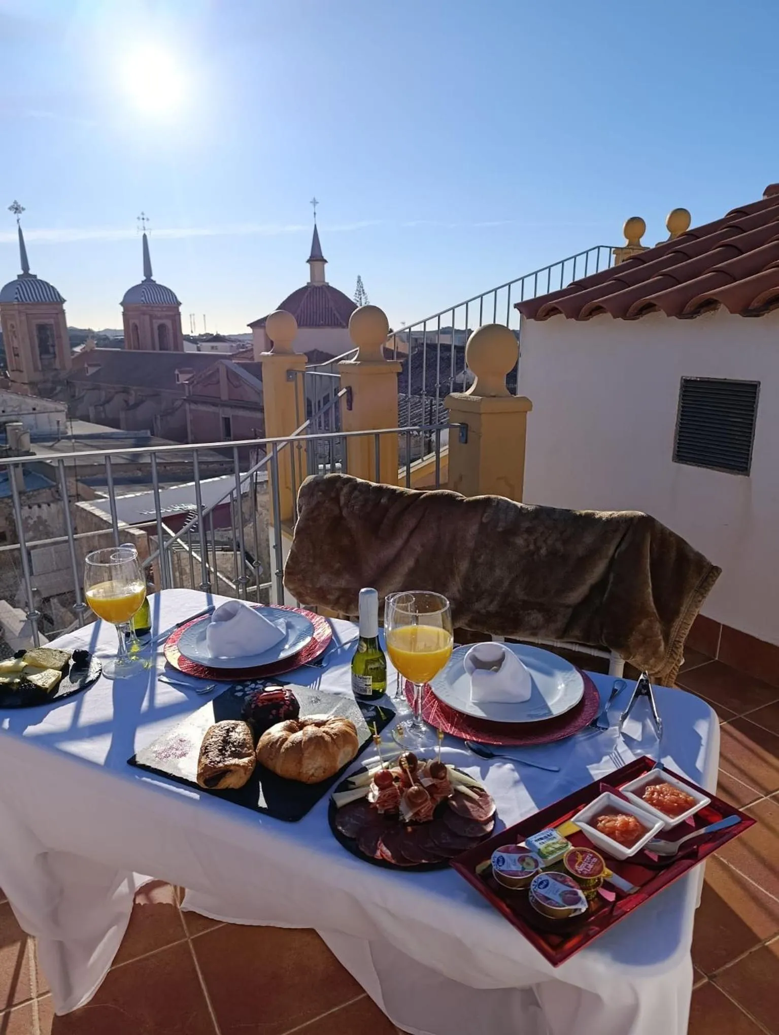 Buffet breakfast in El Palacete de Cuevas