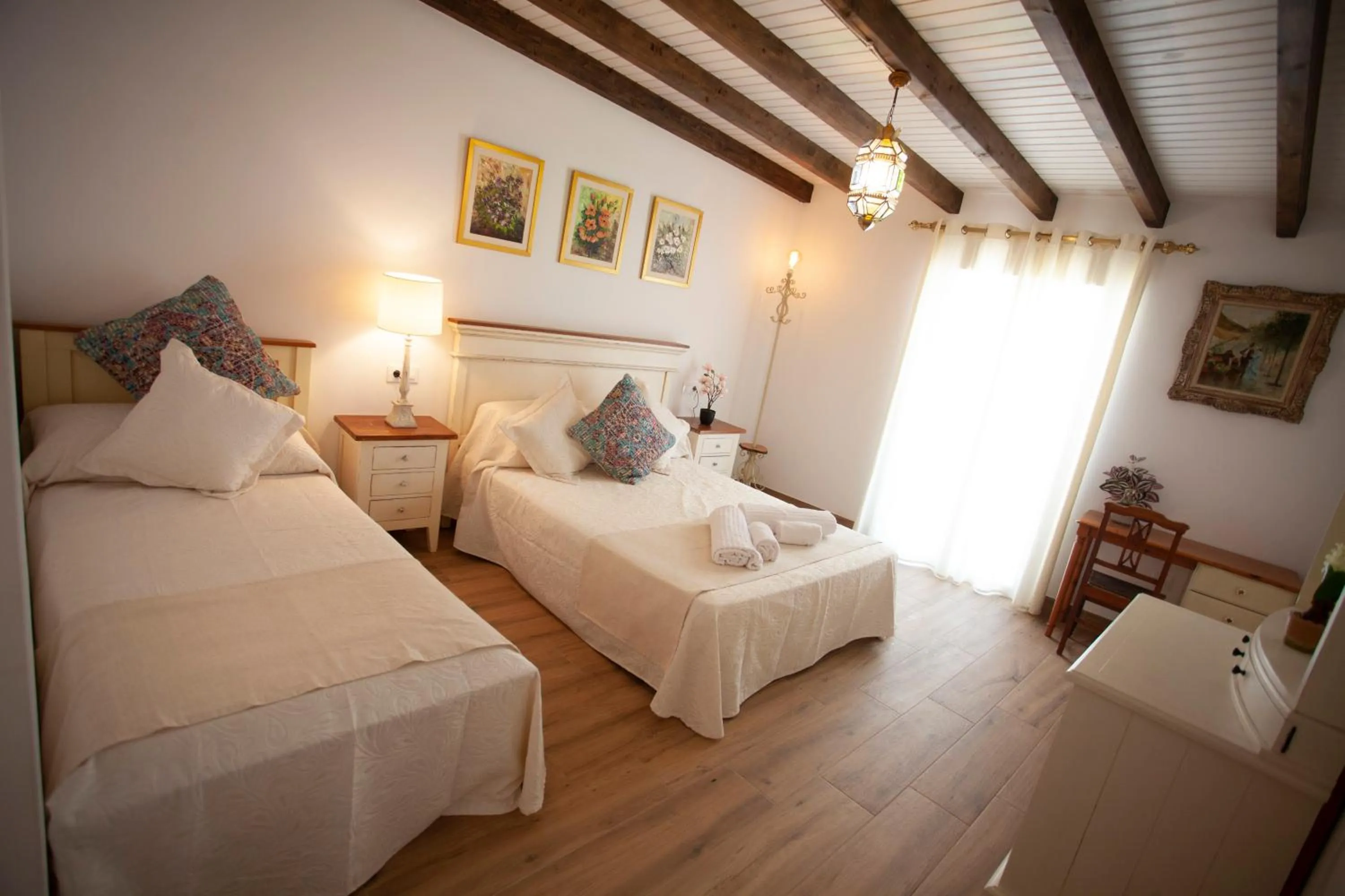 Bedroom, Bed in El Palacete de Cuevas