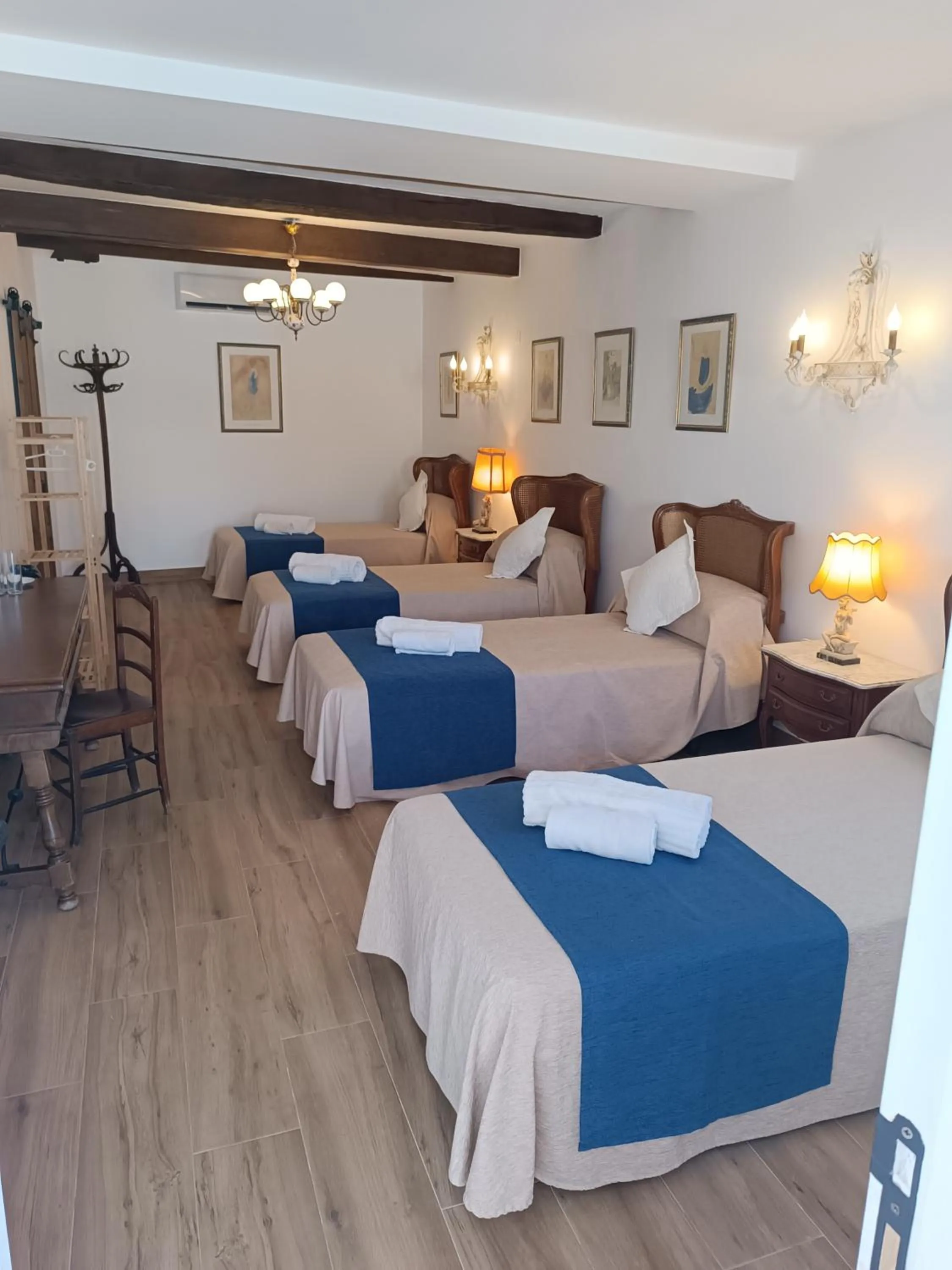 Photo of the whole room, Bed in El Palacete de Cuevas