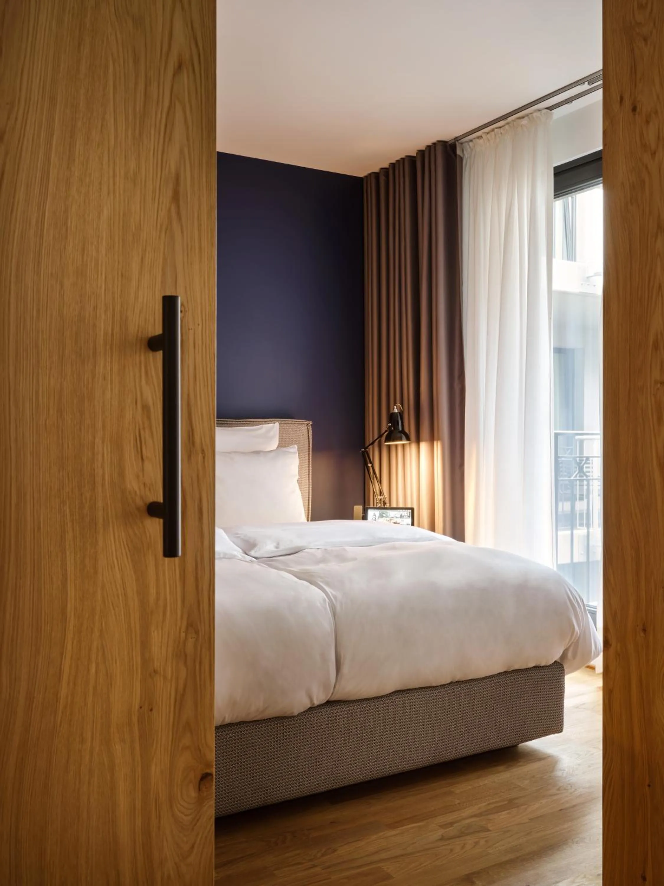 Bed in Boston Apartments HH