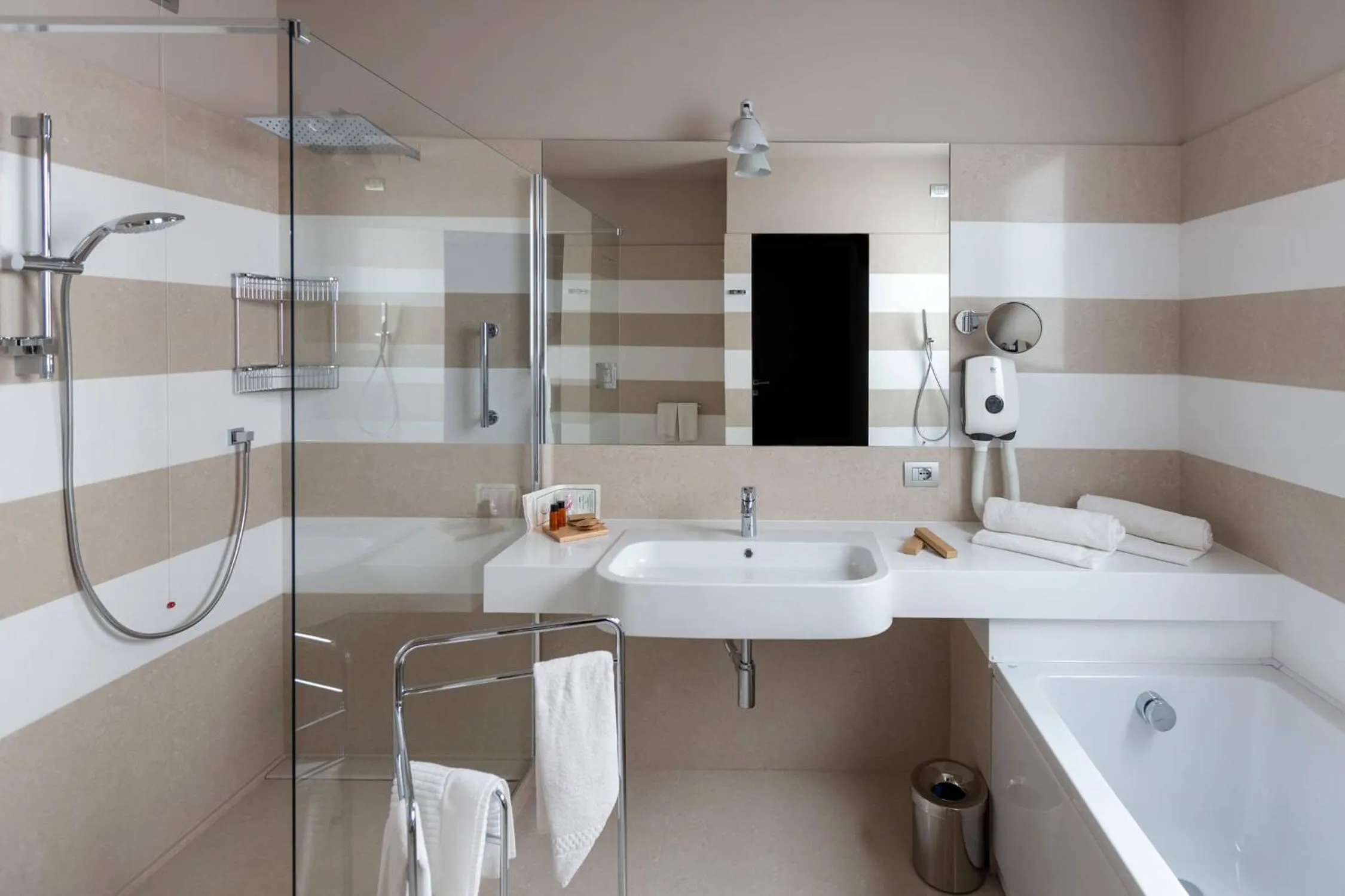 Bathroom in Hotel Vittoria