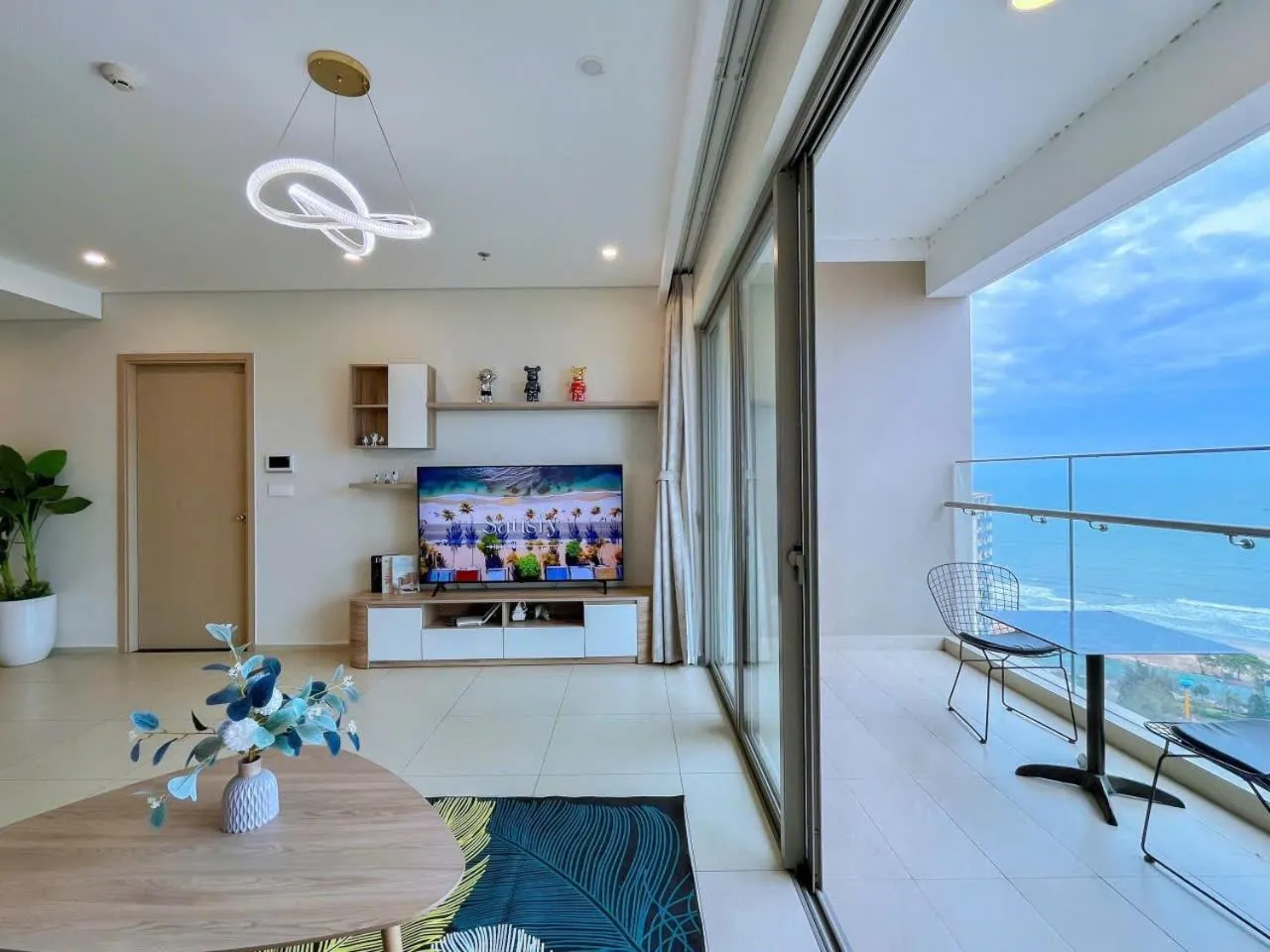 TV and multimedia in Ken's House -The Sóng Condotel Vũng Tàu