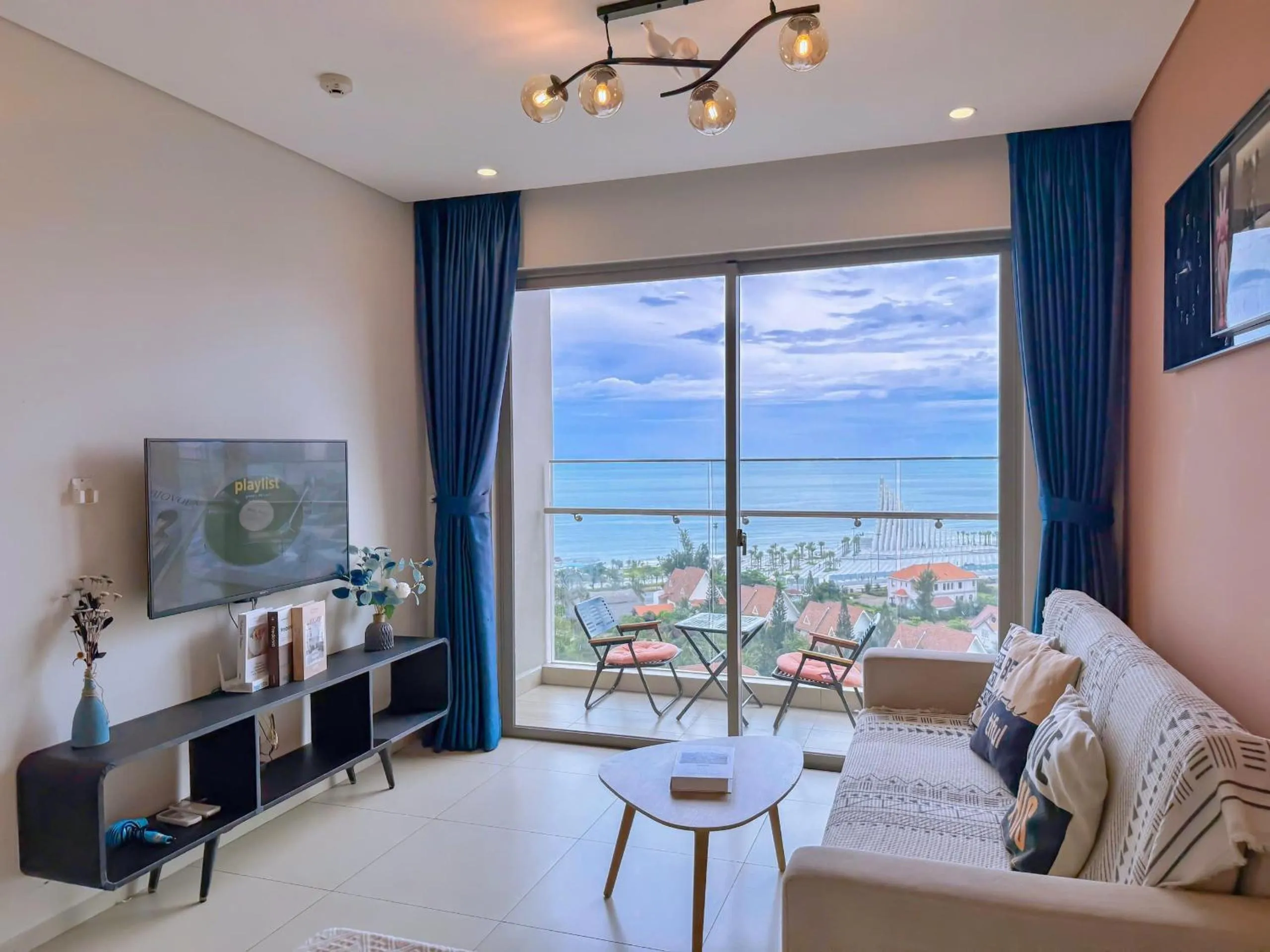 Living room in Ken's House -The Sóng Condotel Vũng Tàu