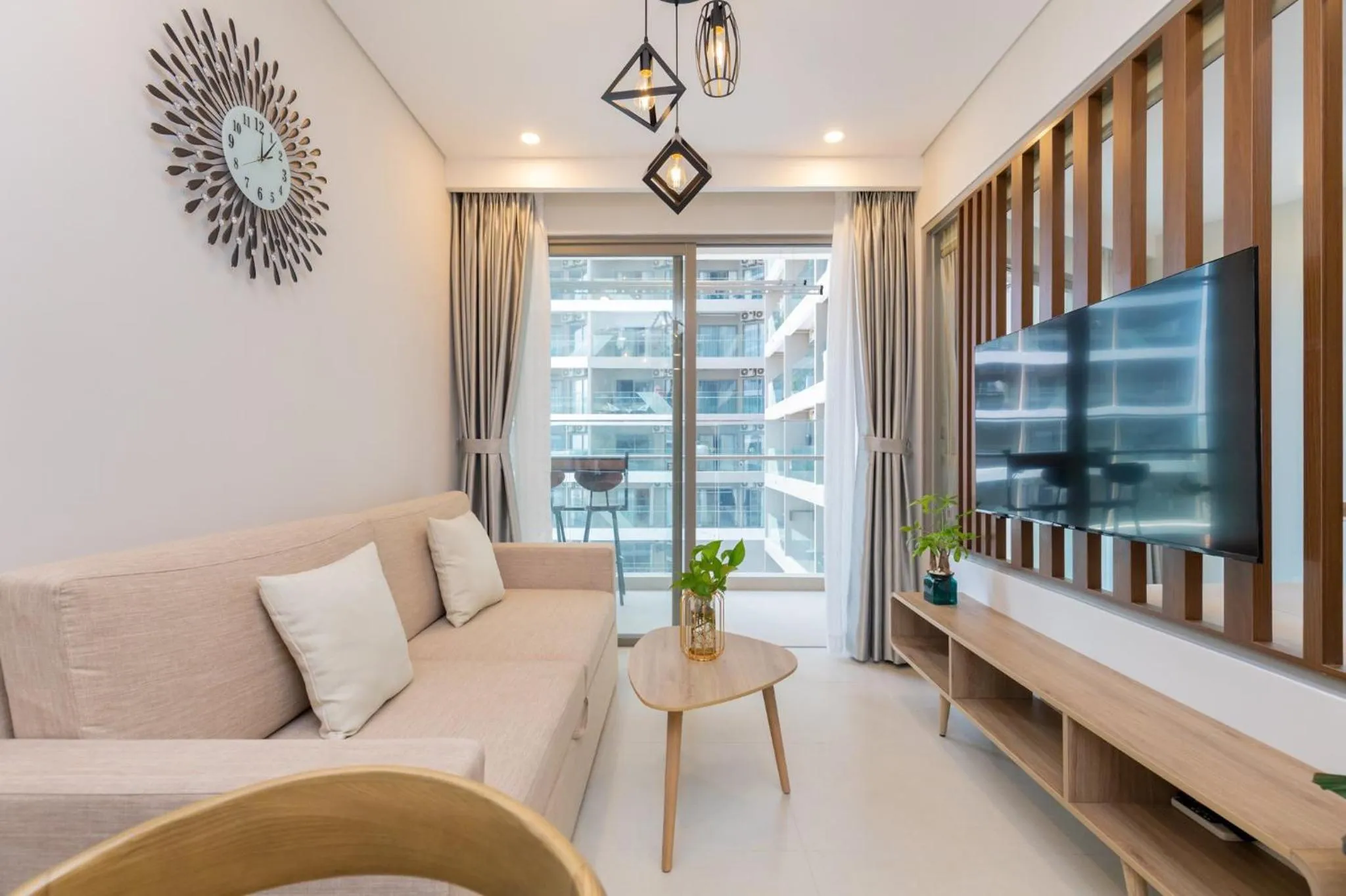 Communal lounge/ TV room in Ken's House -The Sóng Condotel Vũng Tàu