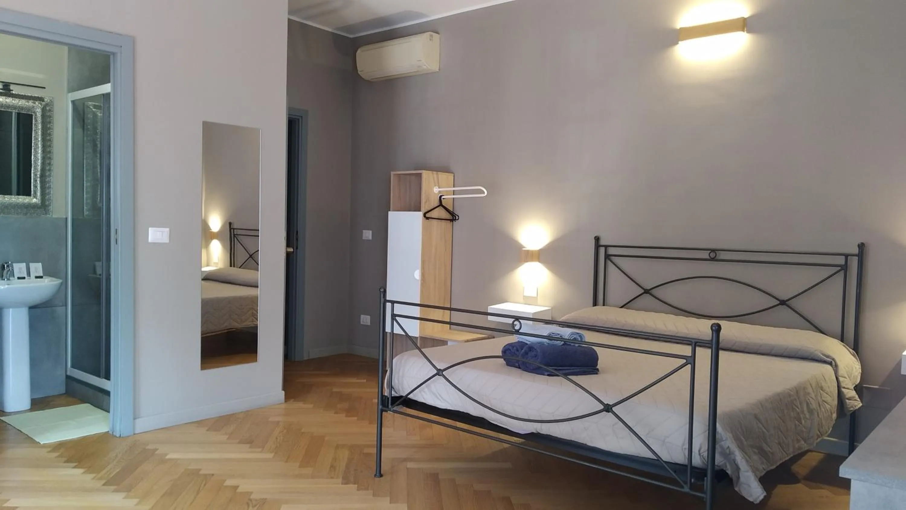 Bed in Cconforthotels Suite&Chic