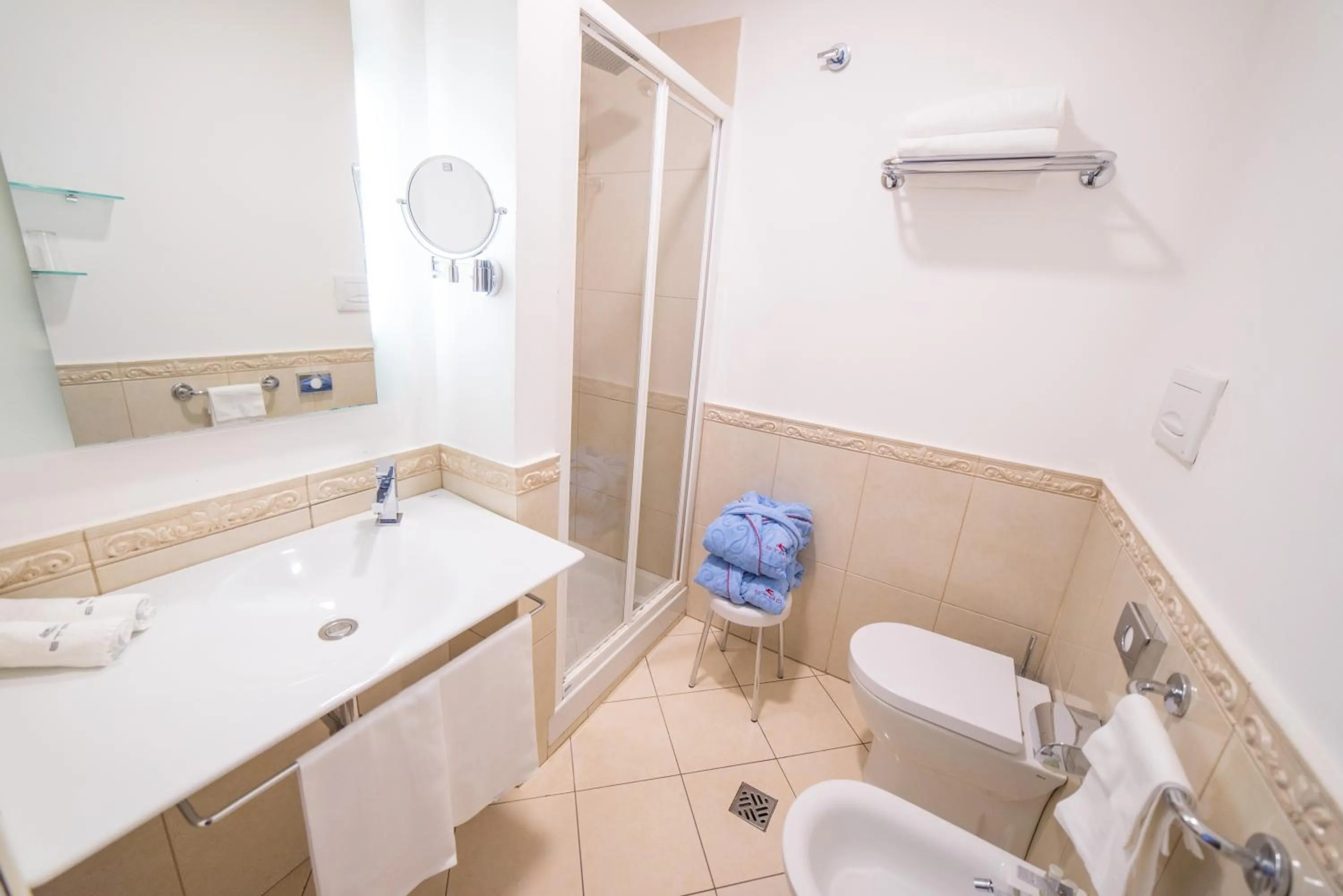 Shower in Grand Hotel Miramare