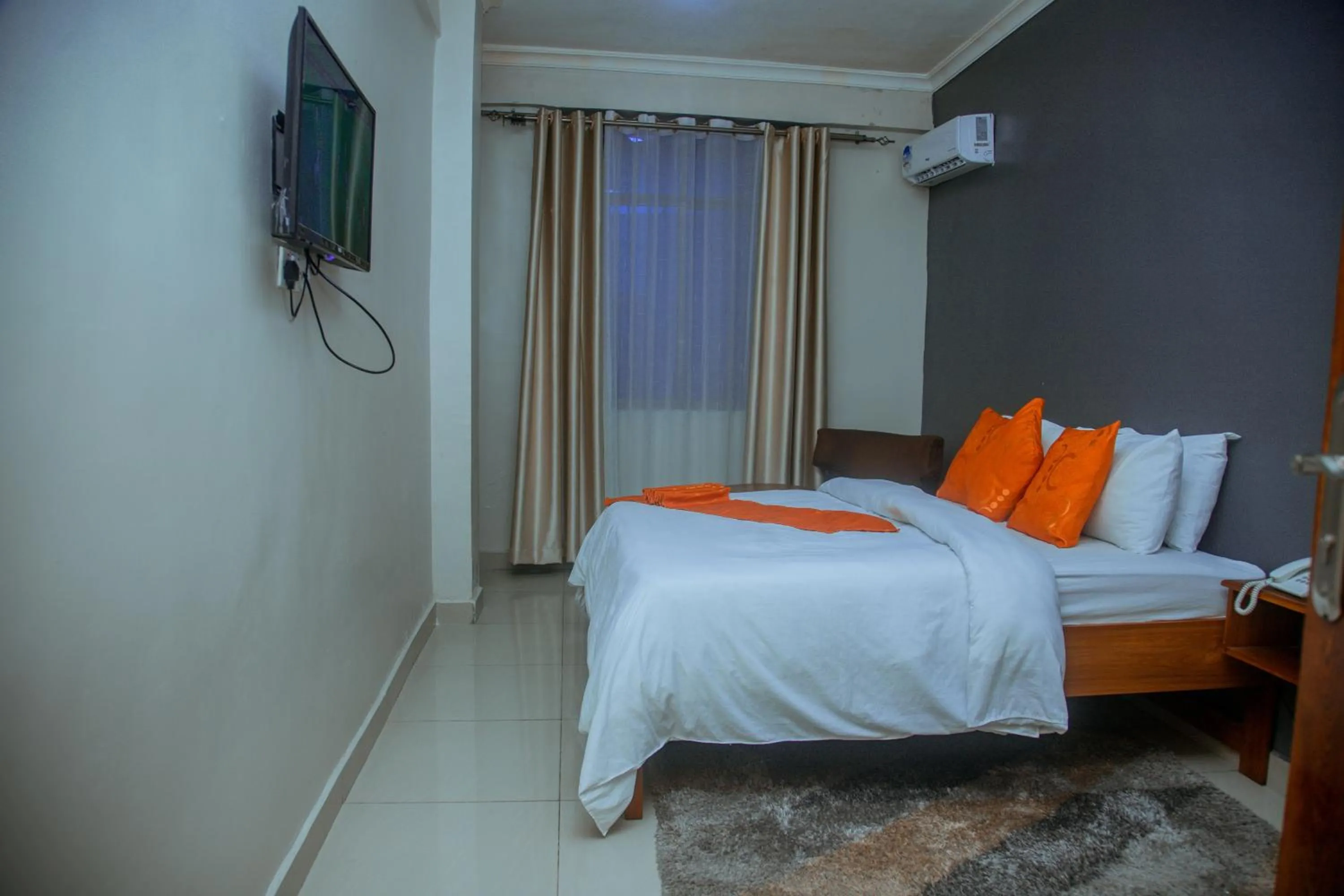 Bed in LE GRAND MARIE HOTEL