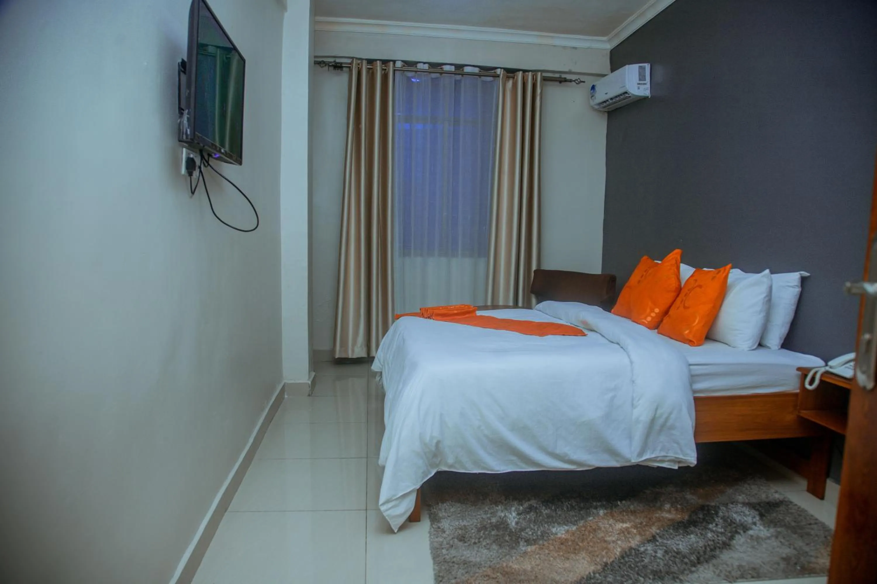 Bed in LE GRAND MARIE HOTEL