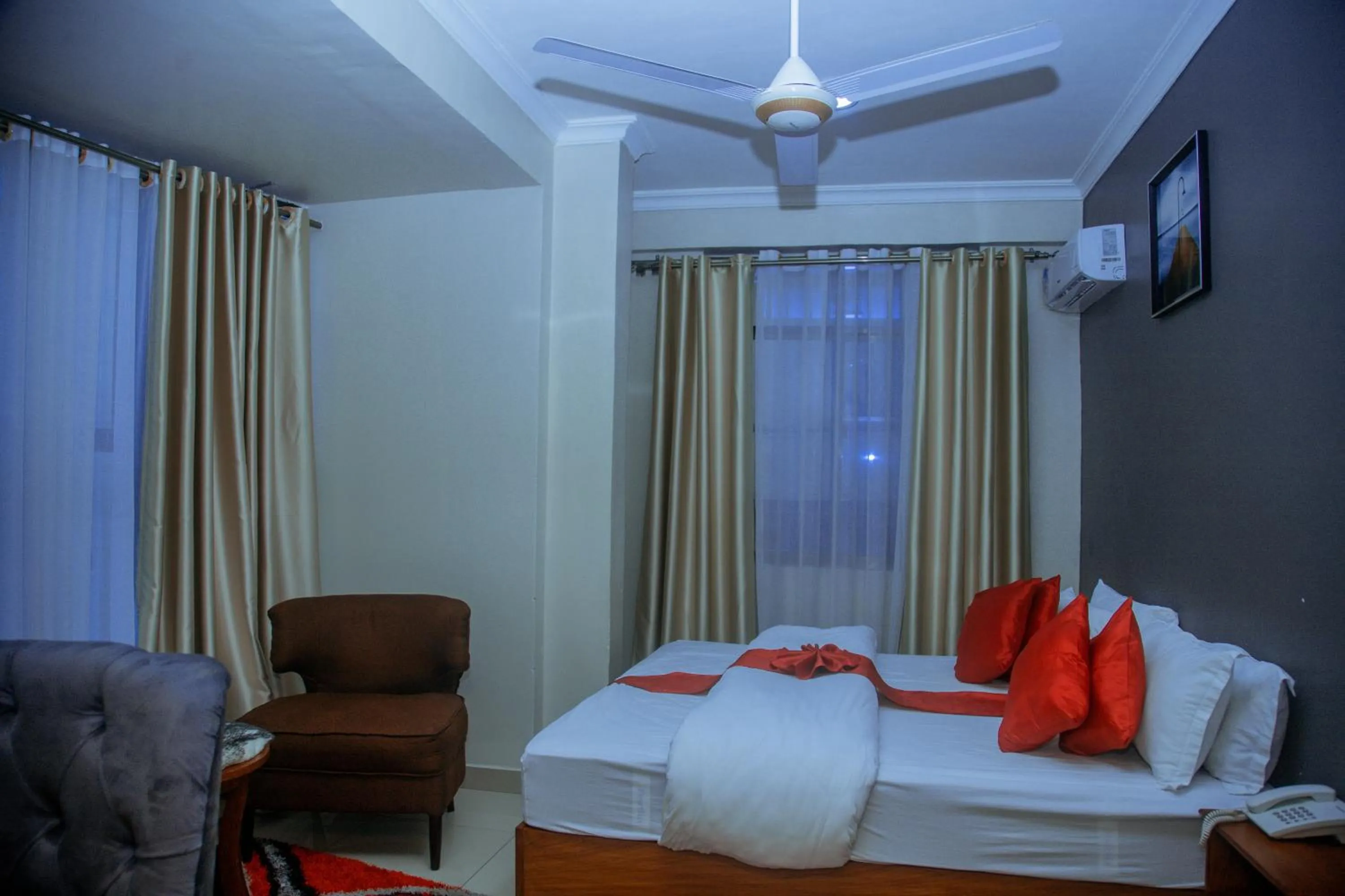 Photo of the whole room in LE GRAND MARIE HOTEL