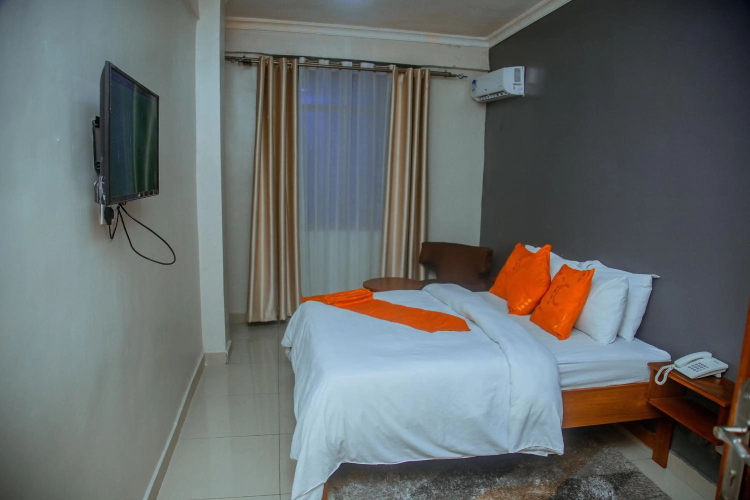Bed in LE GRAND MARIE HOTEL