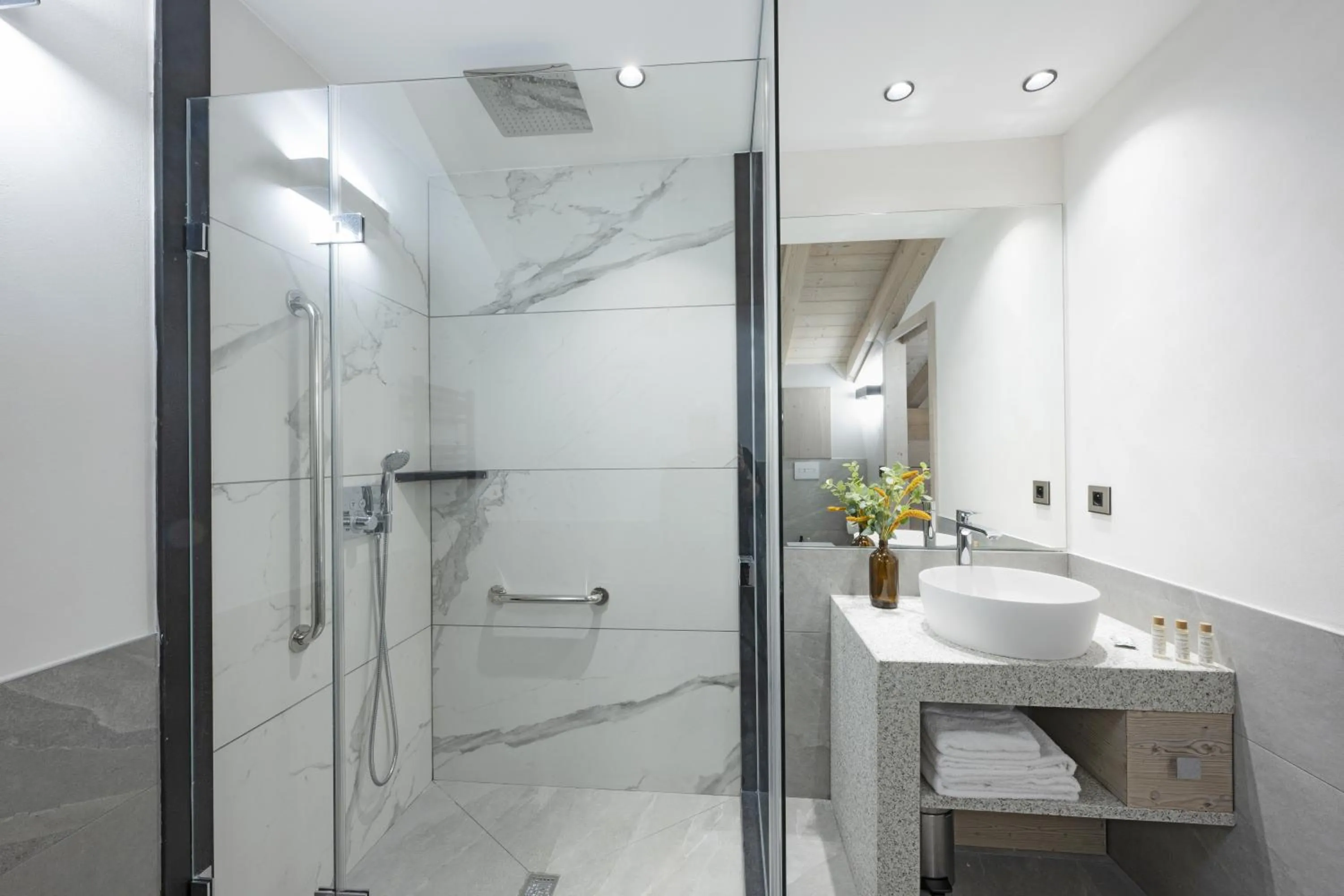 Shower in MGM Hôtels & Résidences - Résidence Chalets de Joy