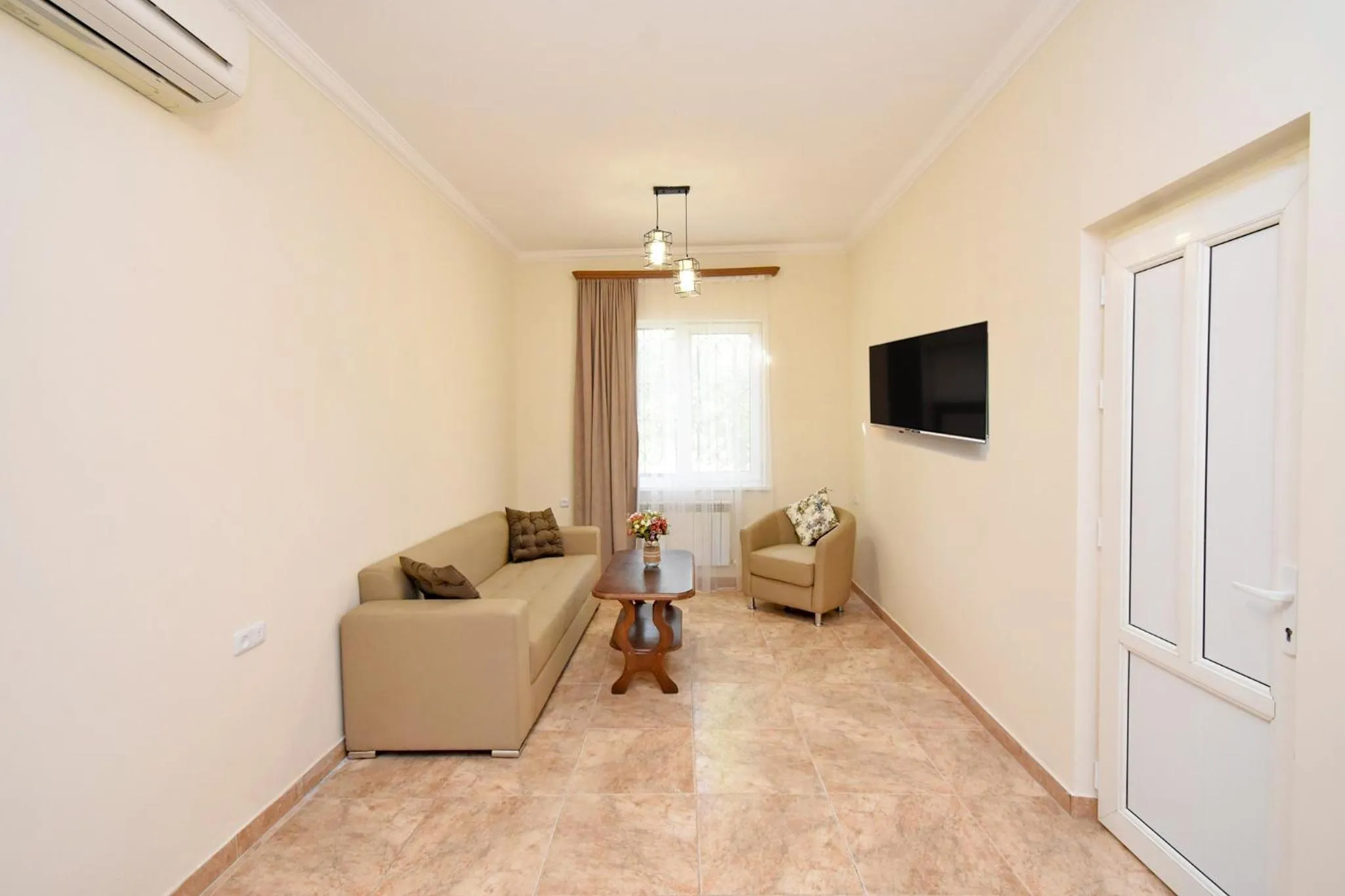 TV and multimedia in Forest Hills