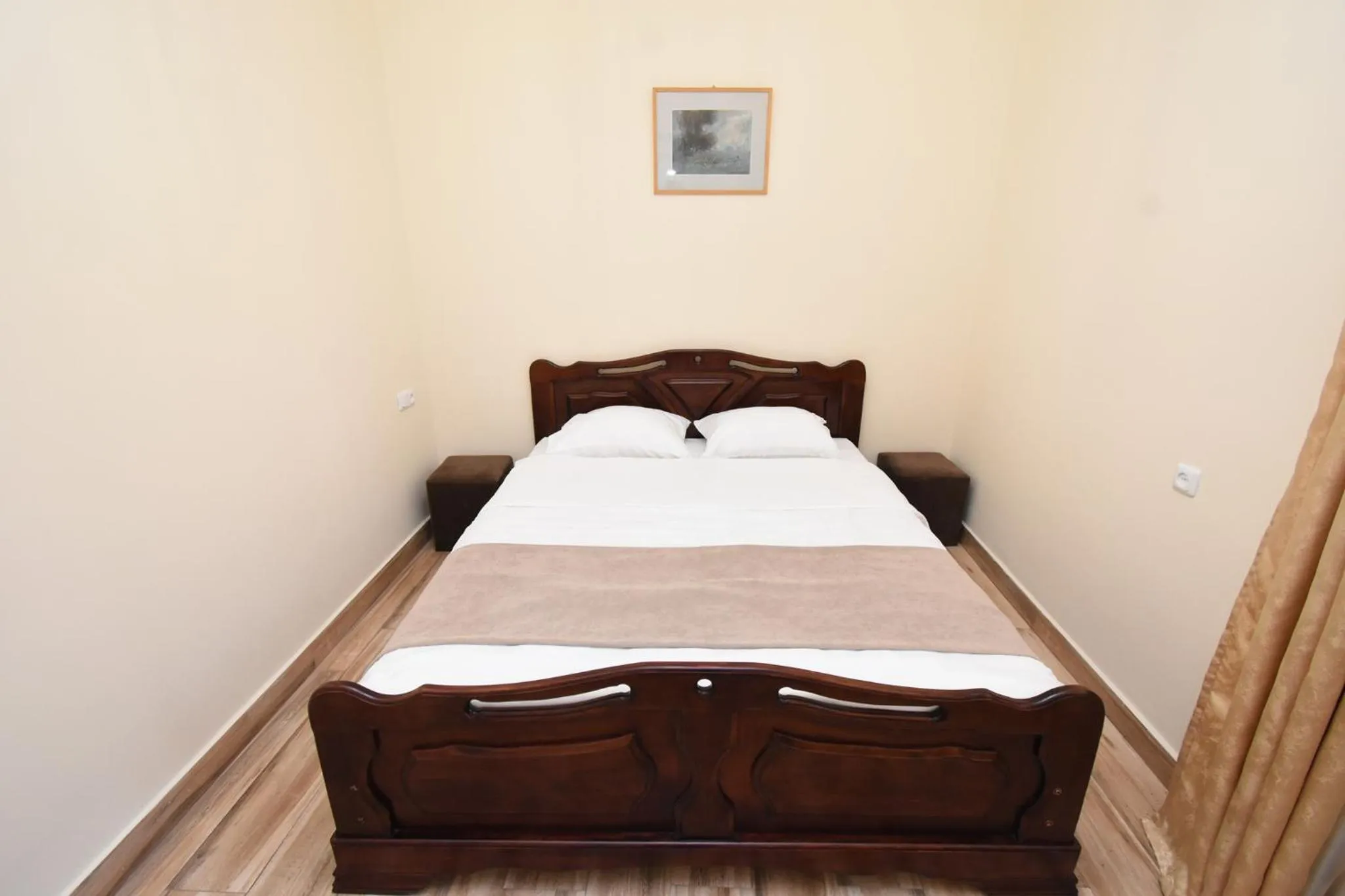 Deluxe Room in Forest Hills