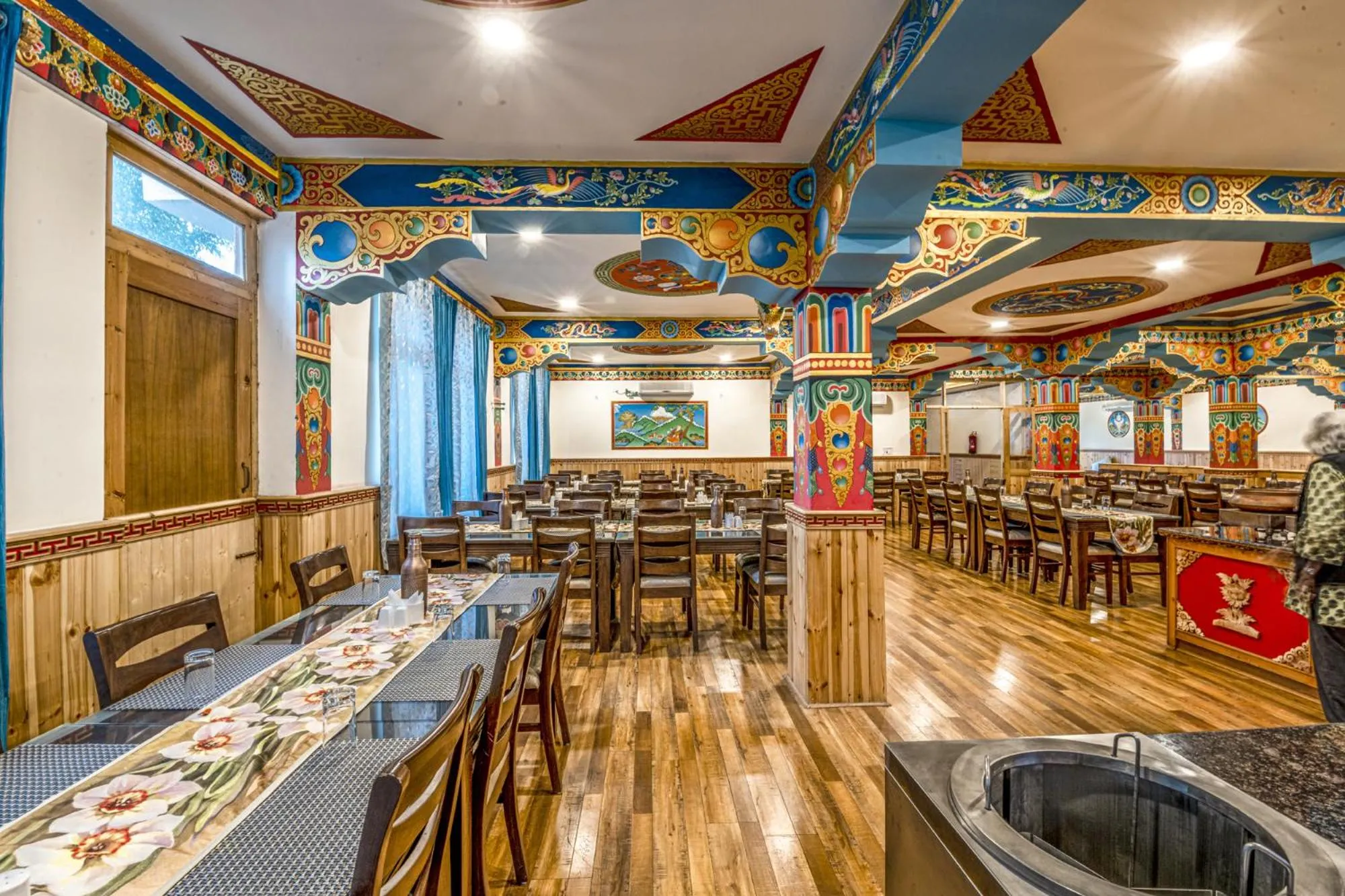 Dining area in HOTEL CHANTSA