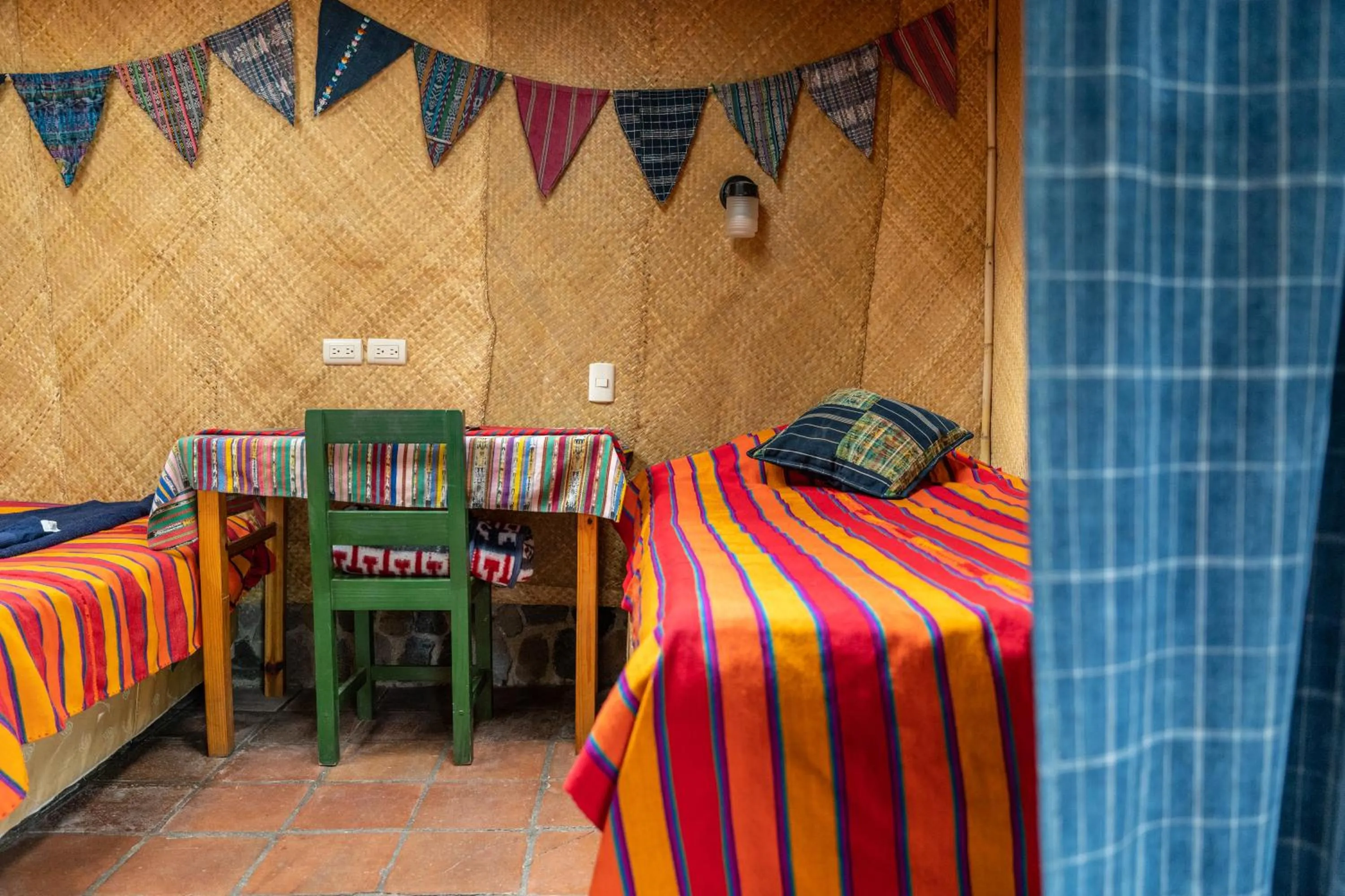 Photo of the whole room, Bed in La Iguana Perdida