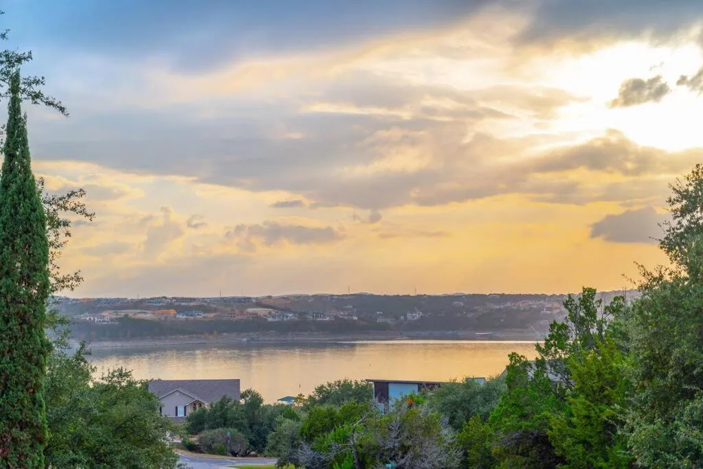 Natural landscape in Cozy 3br/2bath vacation house at Lake Travis