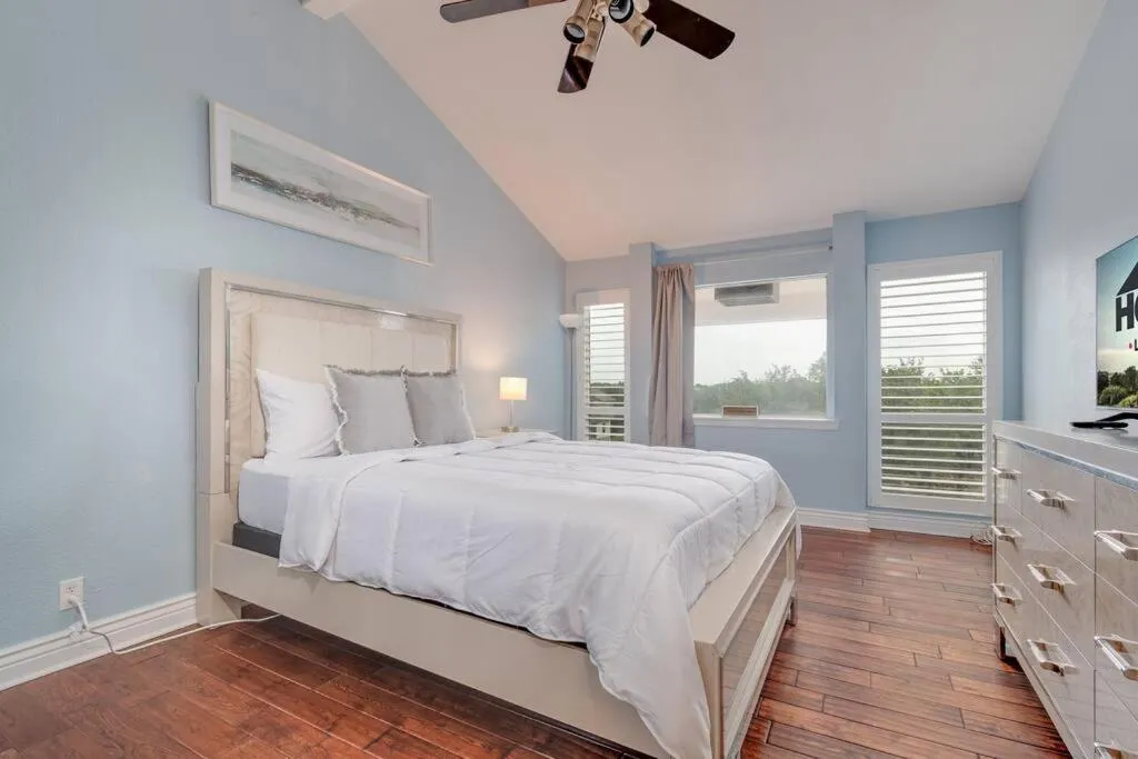 Bedroom, Bed in Cozy 3br/2bath vacation house at Lake Travis