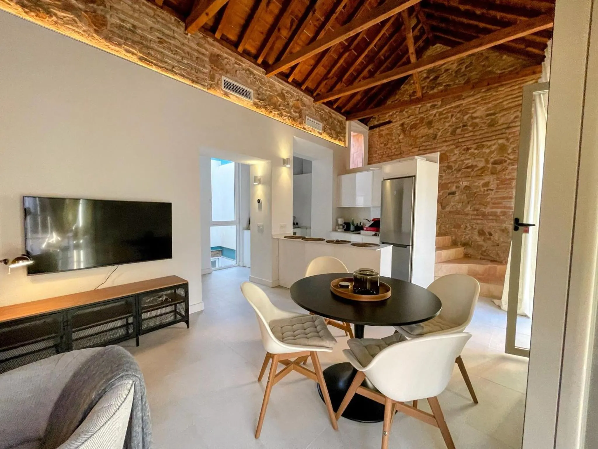 KEYWISE Nordic design Home city center 2 rooms 2 bath and terrace