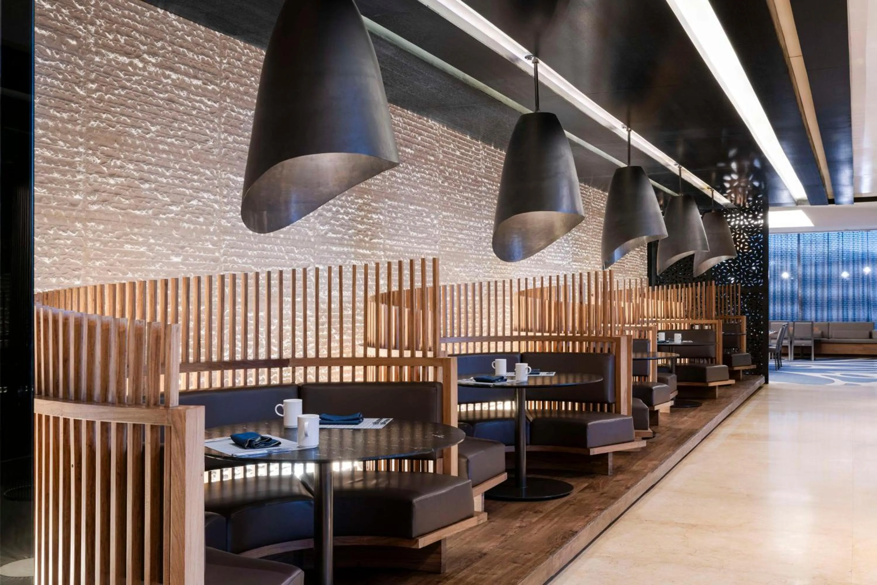 Restaurant/places to eat in Hilton Mexico City Santa Fe