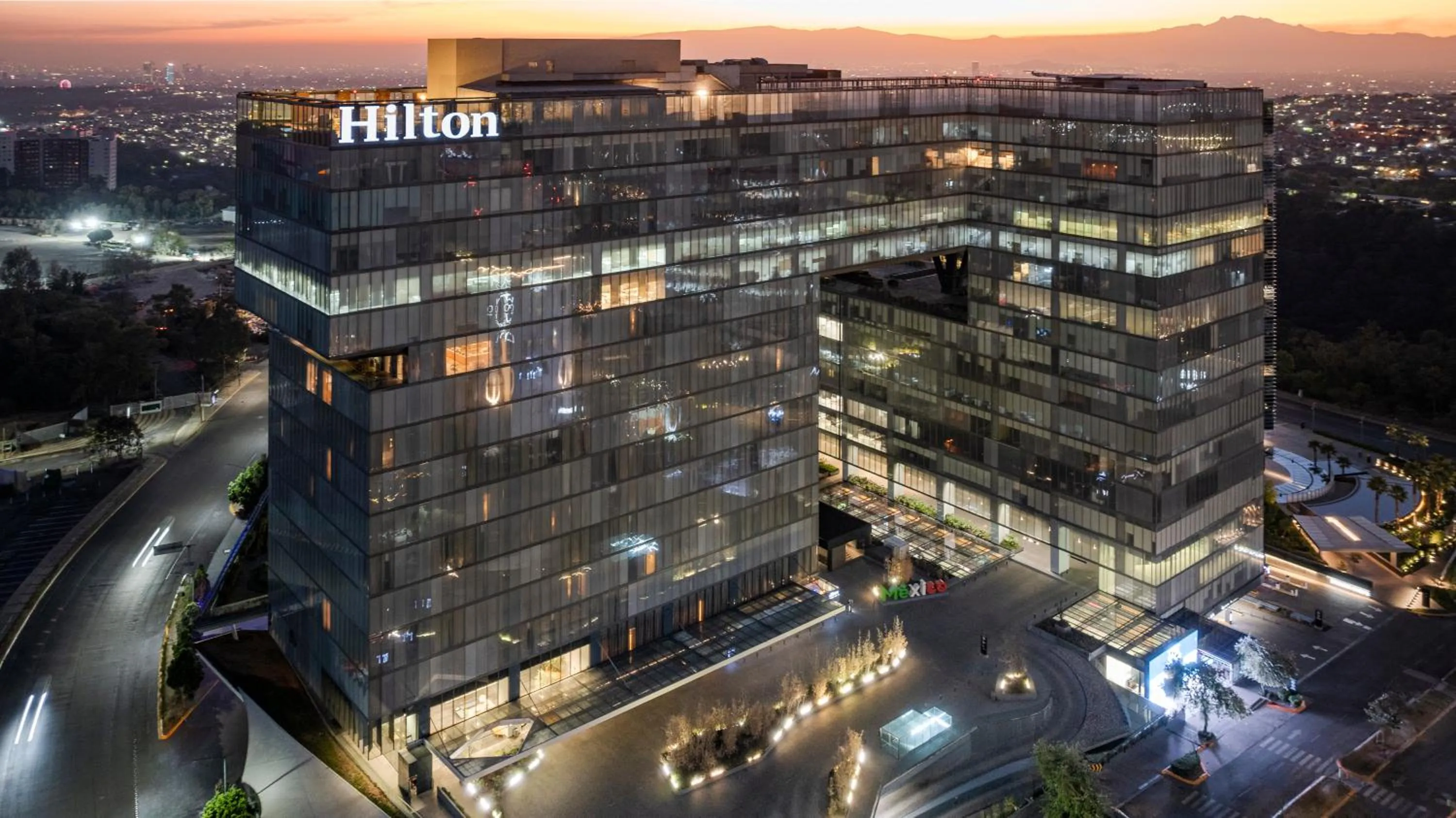 Property building in Hilton Mexico City Santa Fe