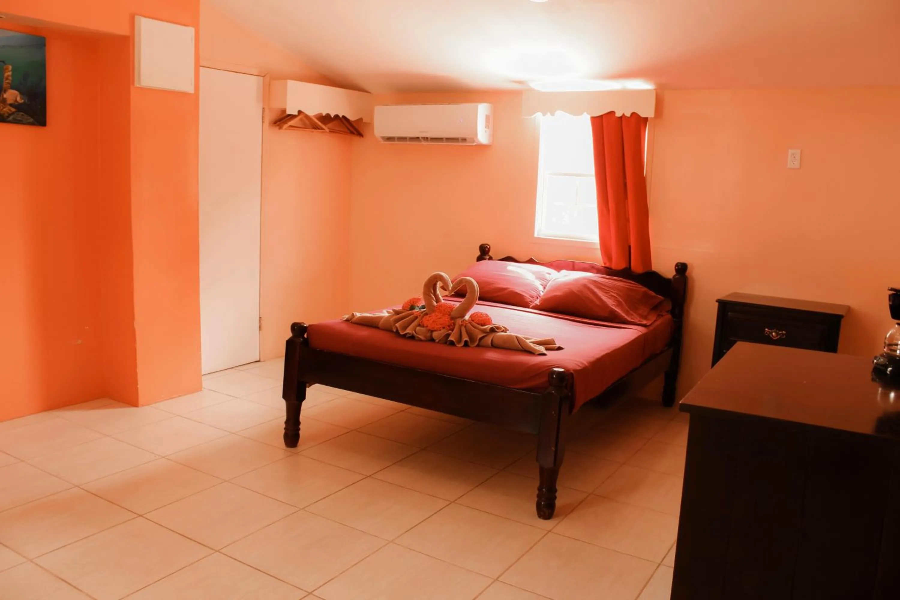 Photo of the whole room, Bed in Tropical Paradise