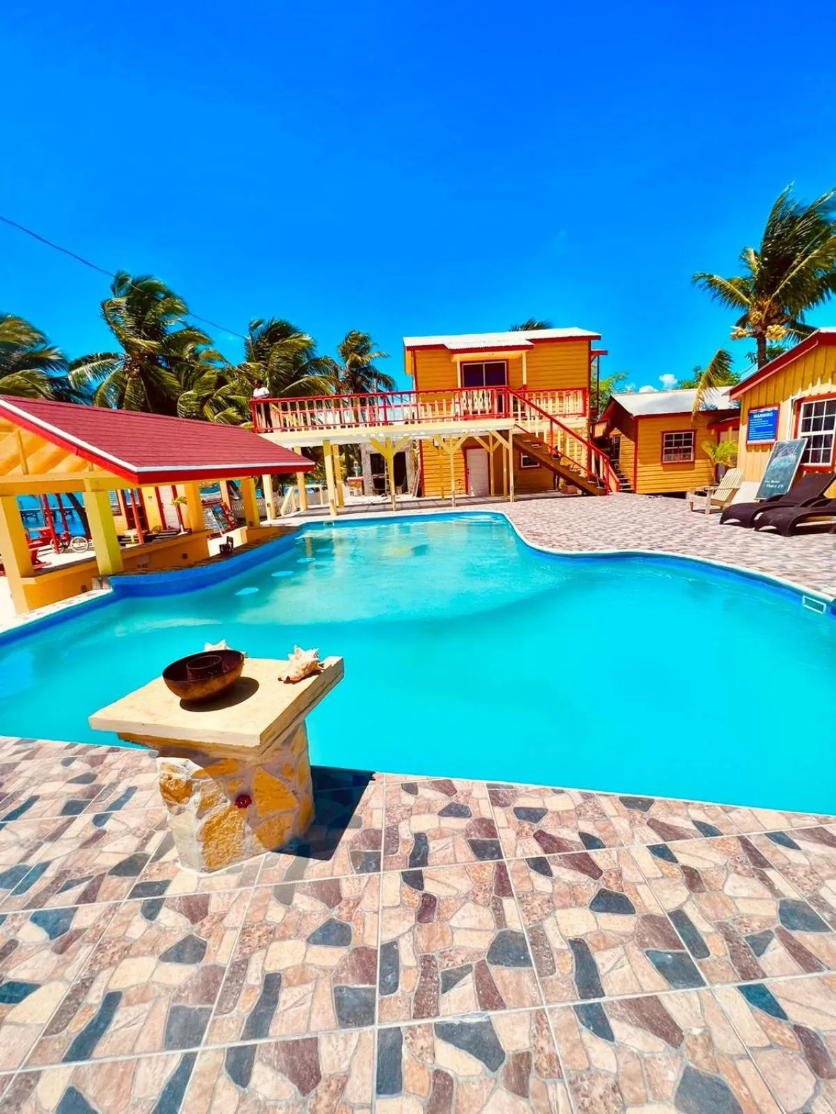 Swimming pool in Tropical Paradise