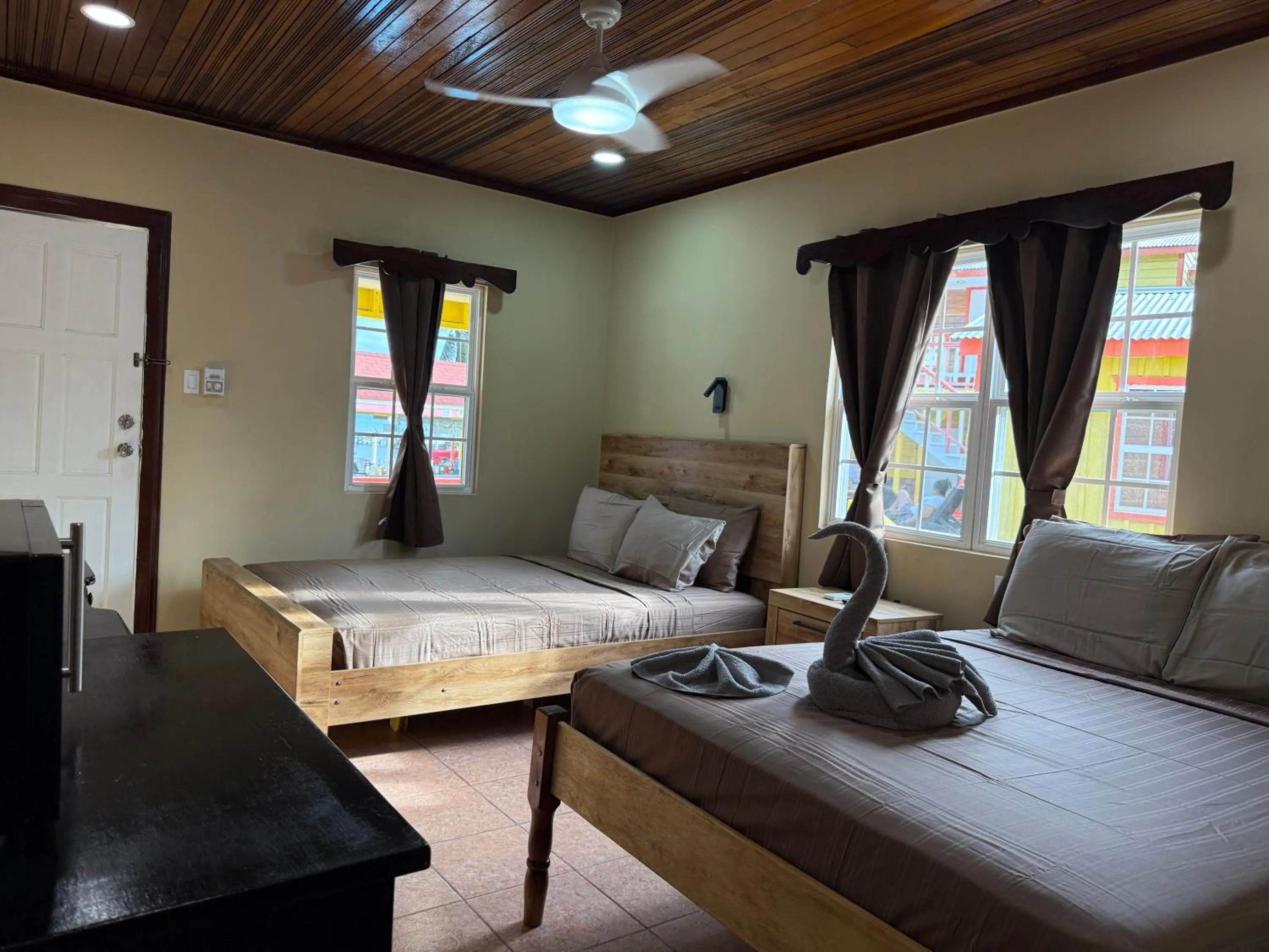 Bedroom, Bed in Tropical Paradise