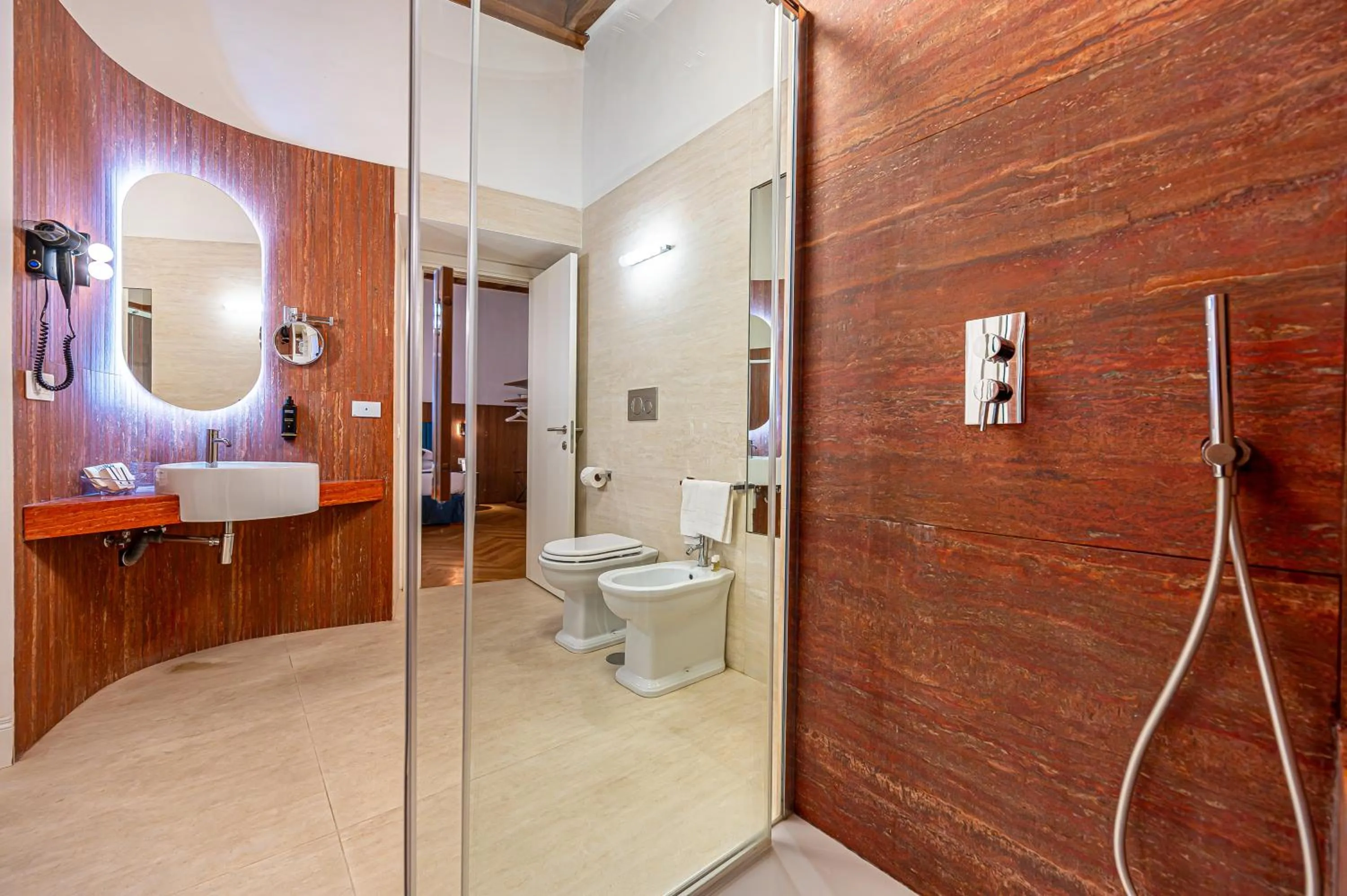 Shower in Albergo Abruzzi