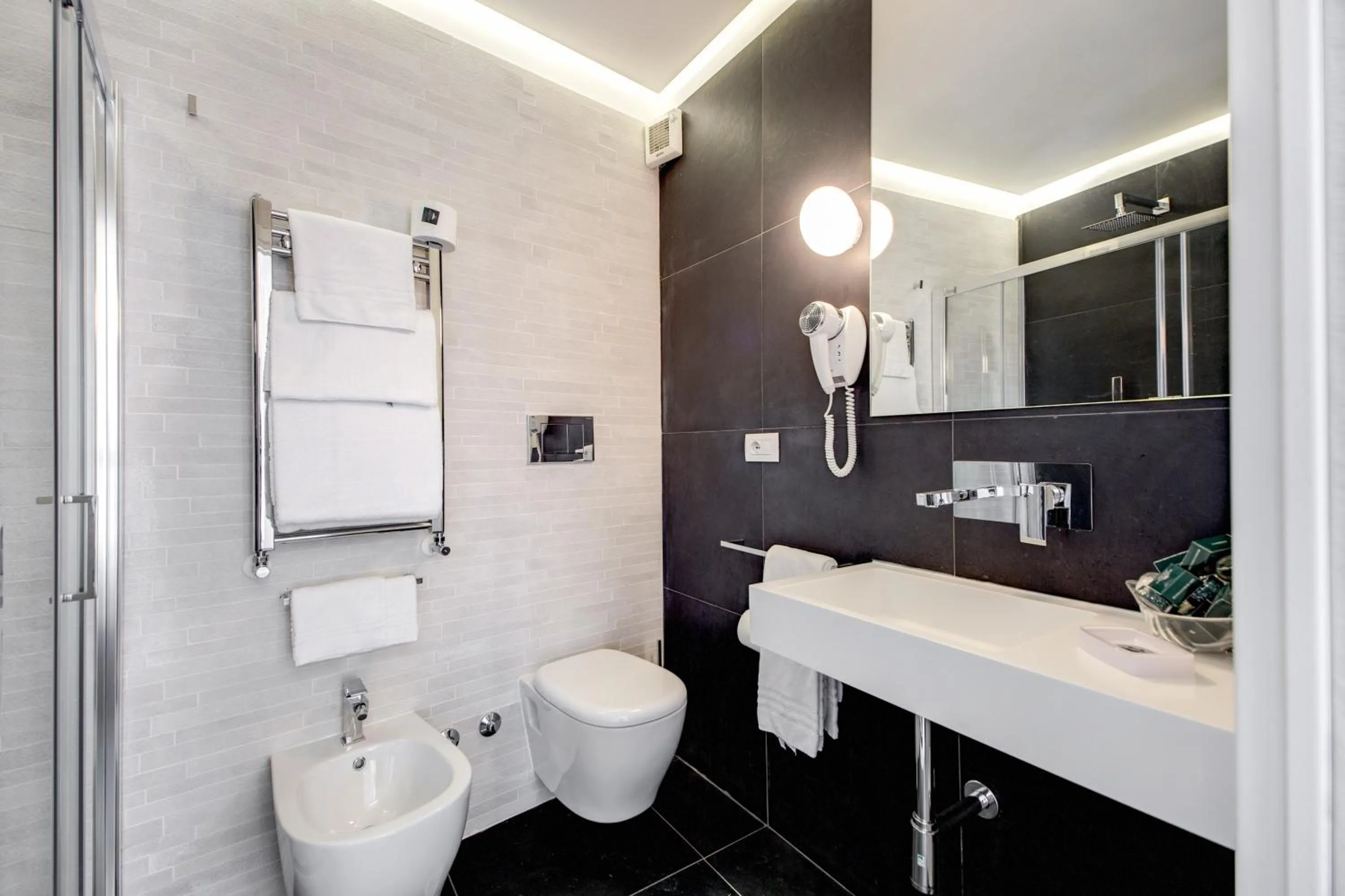 Toilet in Albergo Abruzzi