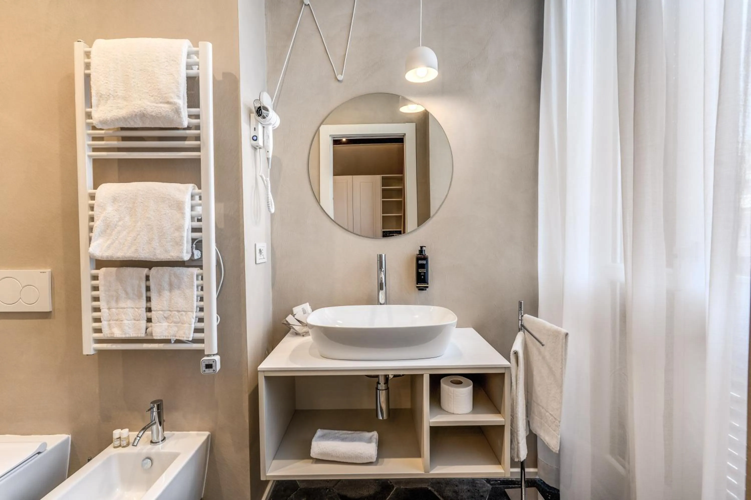 Toilet in Albergo Abruzzi