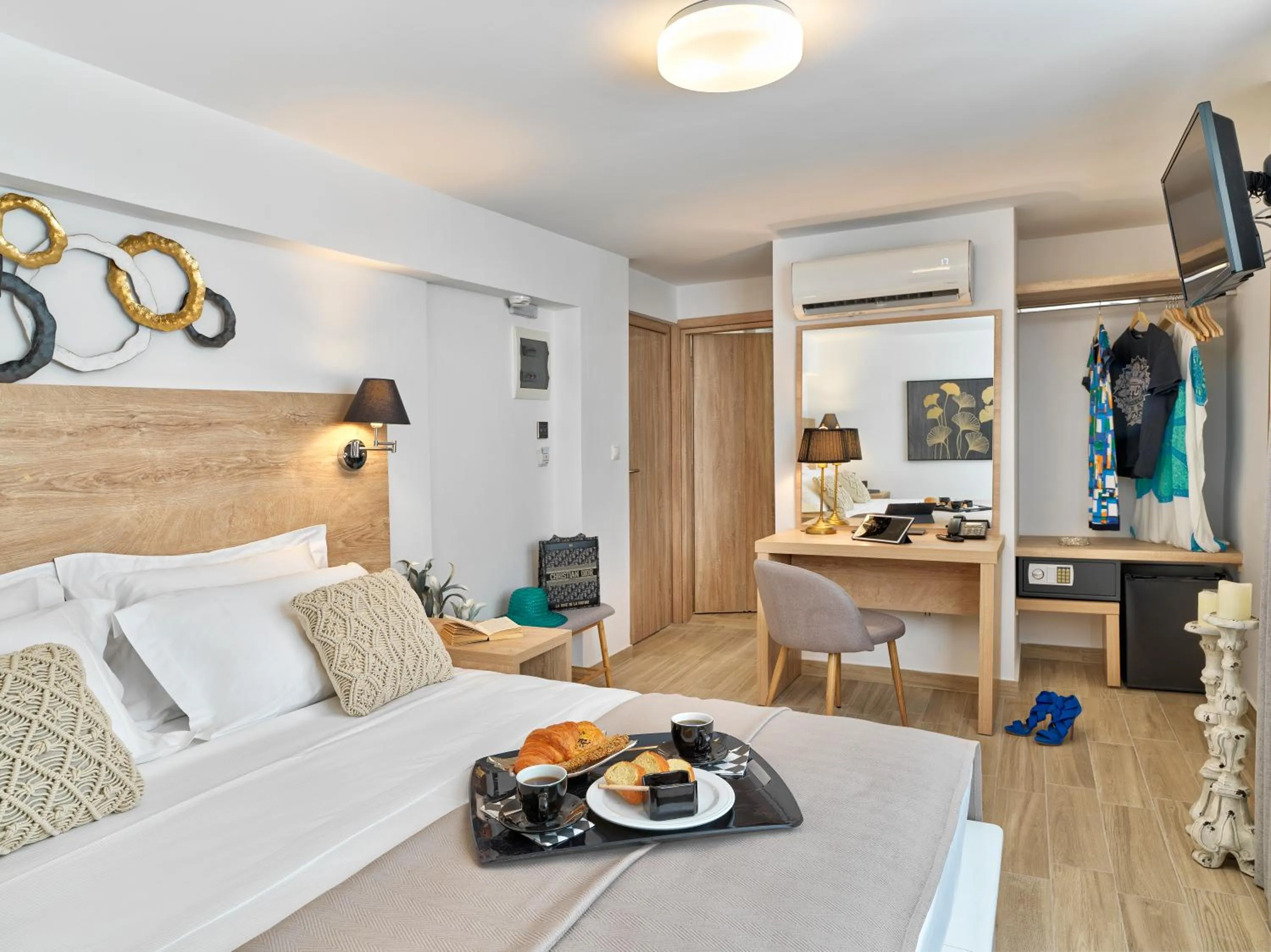 Photo of the whole room, Bed in Acropolis City Life BH